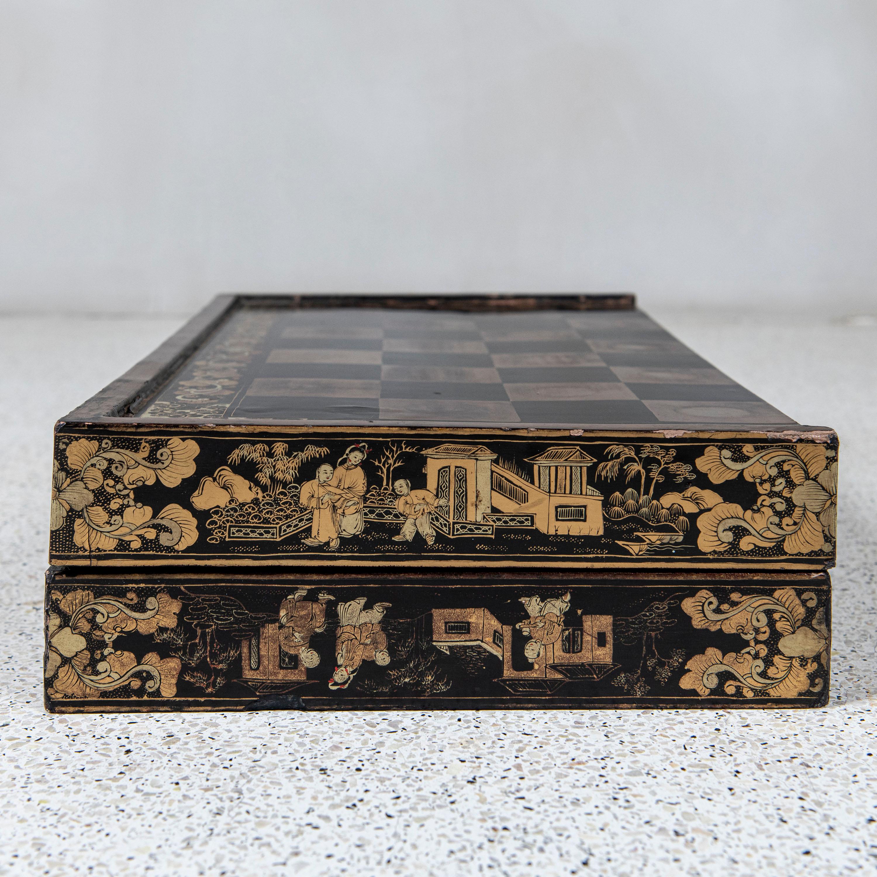 Planche en bois laqué échecs et backgammon, Chine, fin du 19e siècle. Bon état - En vente à Buenos Aires, Buenos Aires