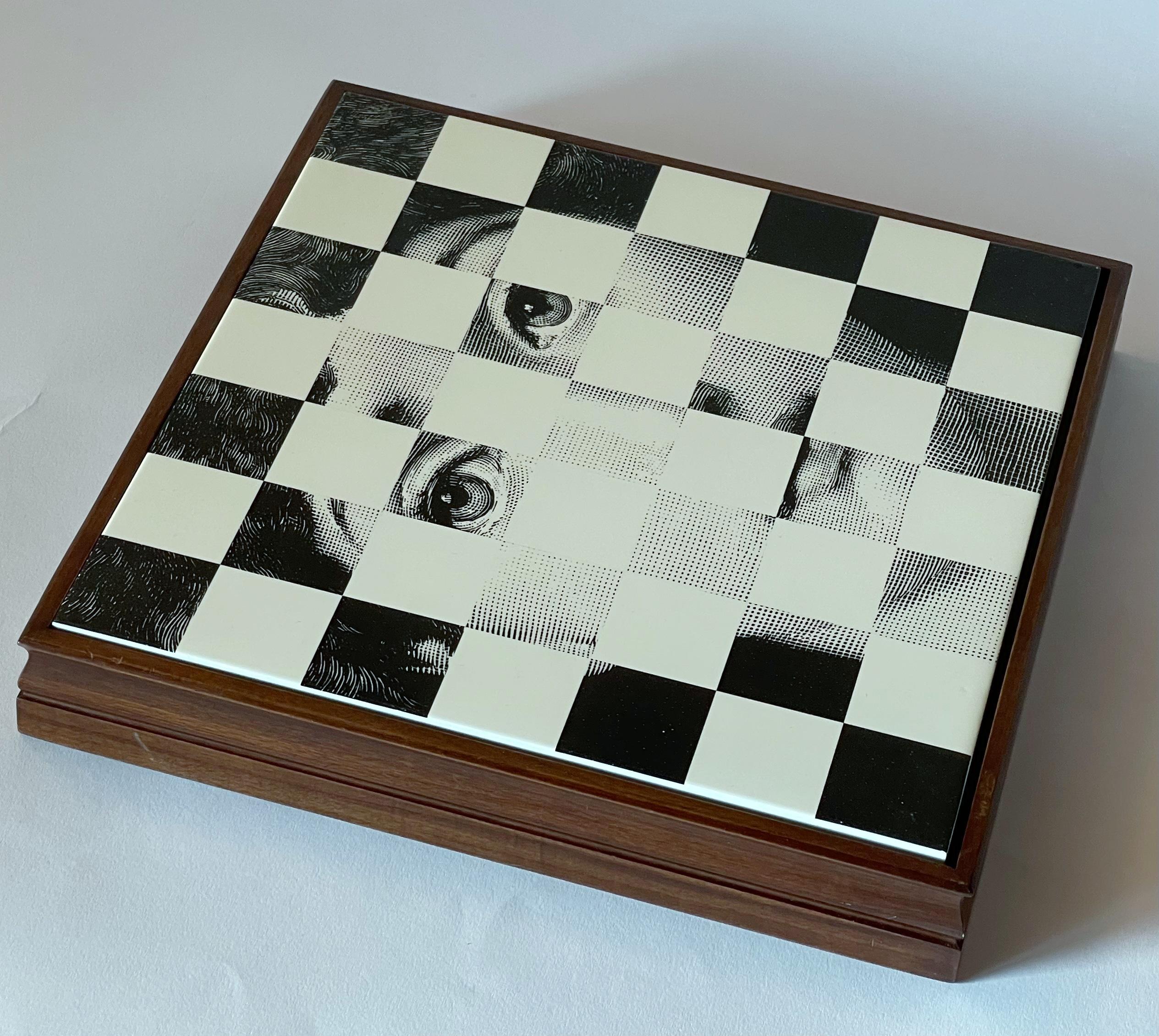 FORNASETTI Schachbrettspiel-Set aus Schachbrett (Moderne der Mitte des Jahrhunderts) im Angebot