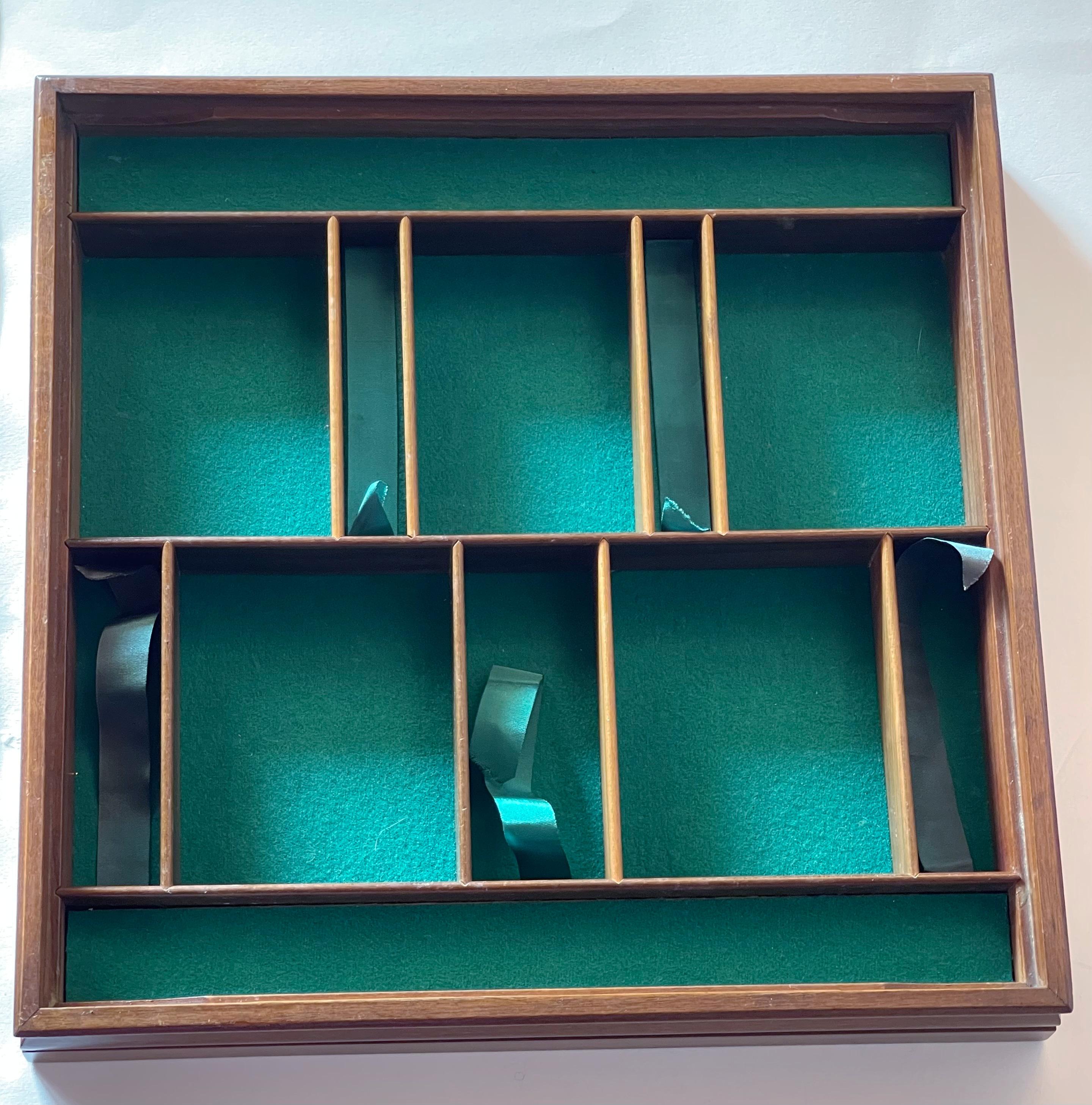 FORNASETTI Schachbrettspiel-Set aus Schachbrett im Angebot 2