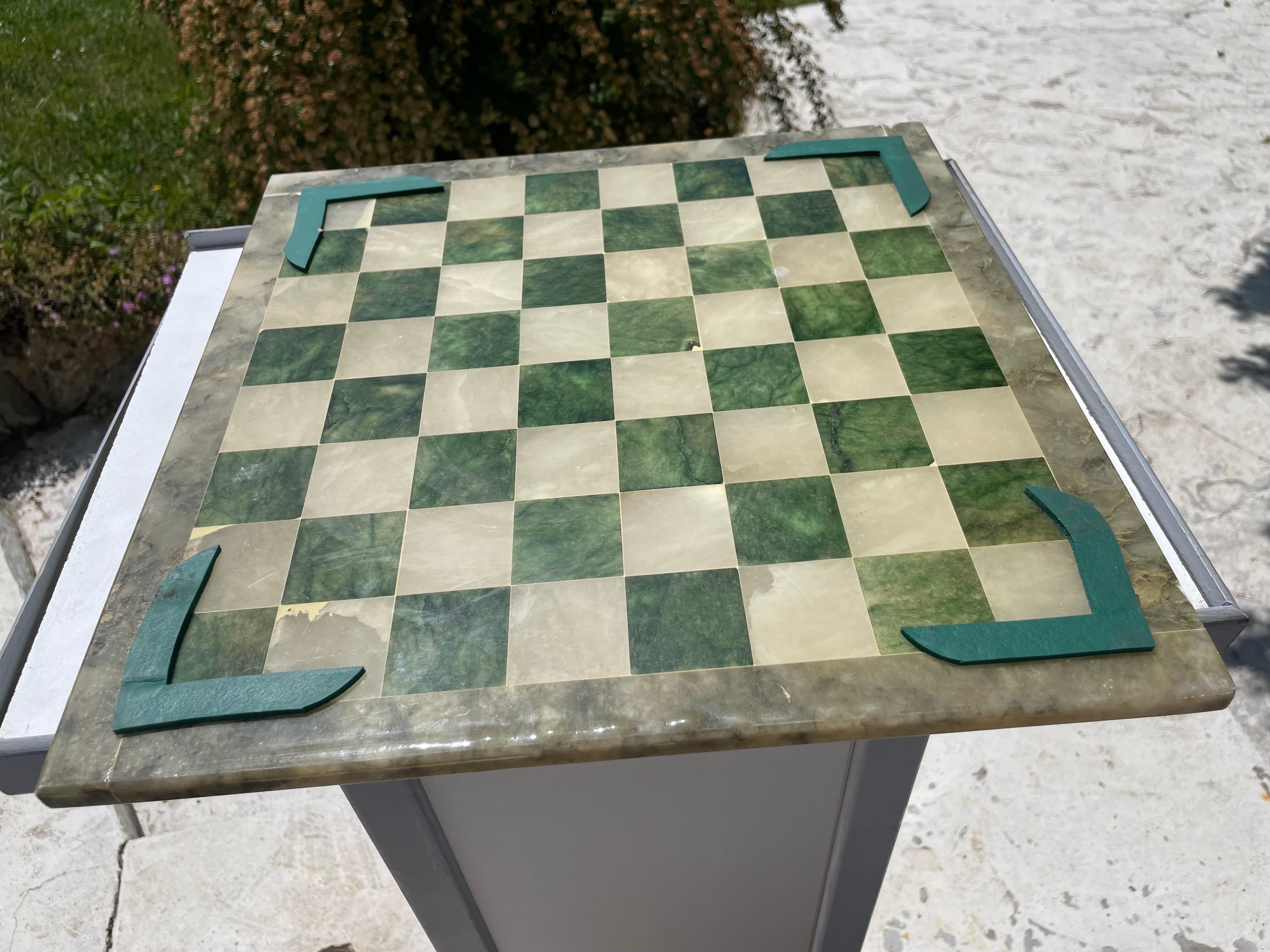 Chess Board in Onyx and Marble, White and Green Color In Good Condition In Auribeau sur Siagne, FR