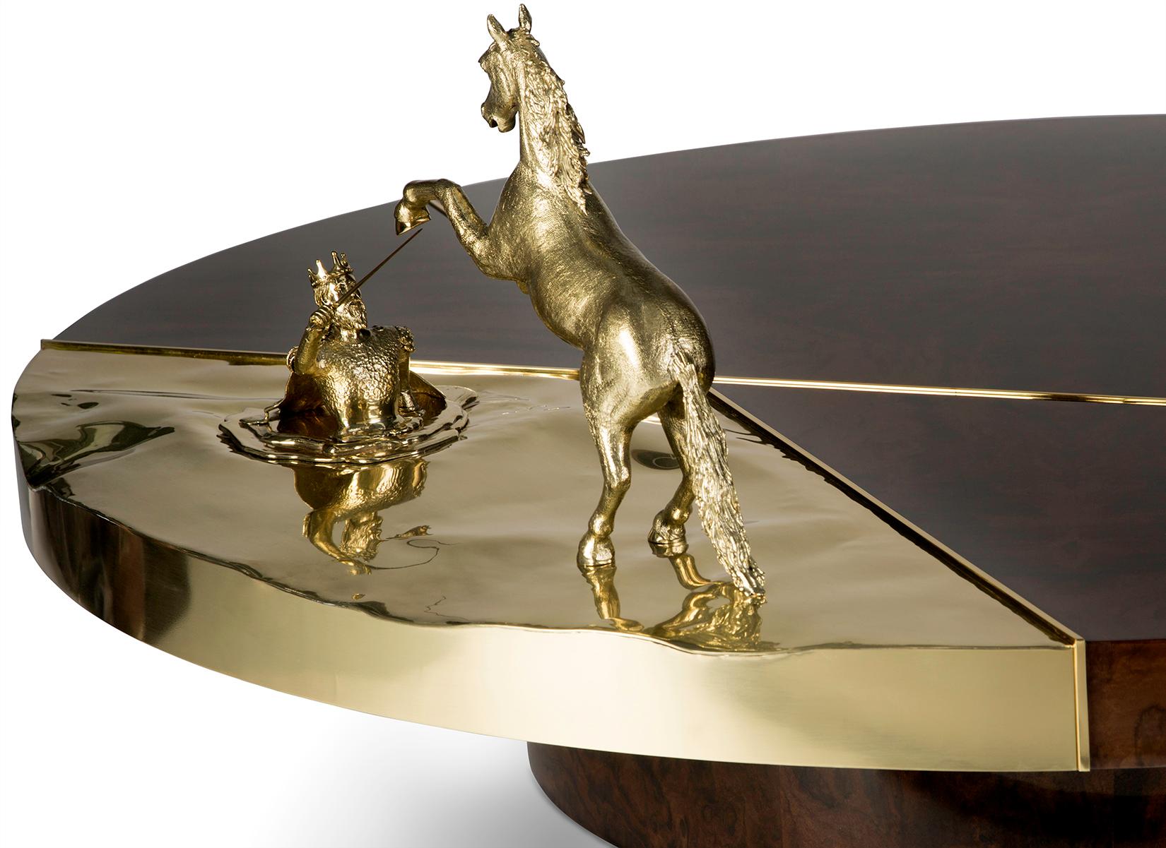 Modern Contemporary Chess Round Center Table in Polished Brass and Walnut Root Veneer For Sale