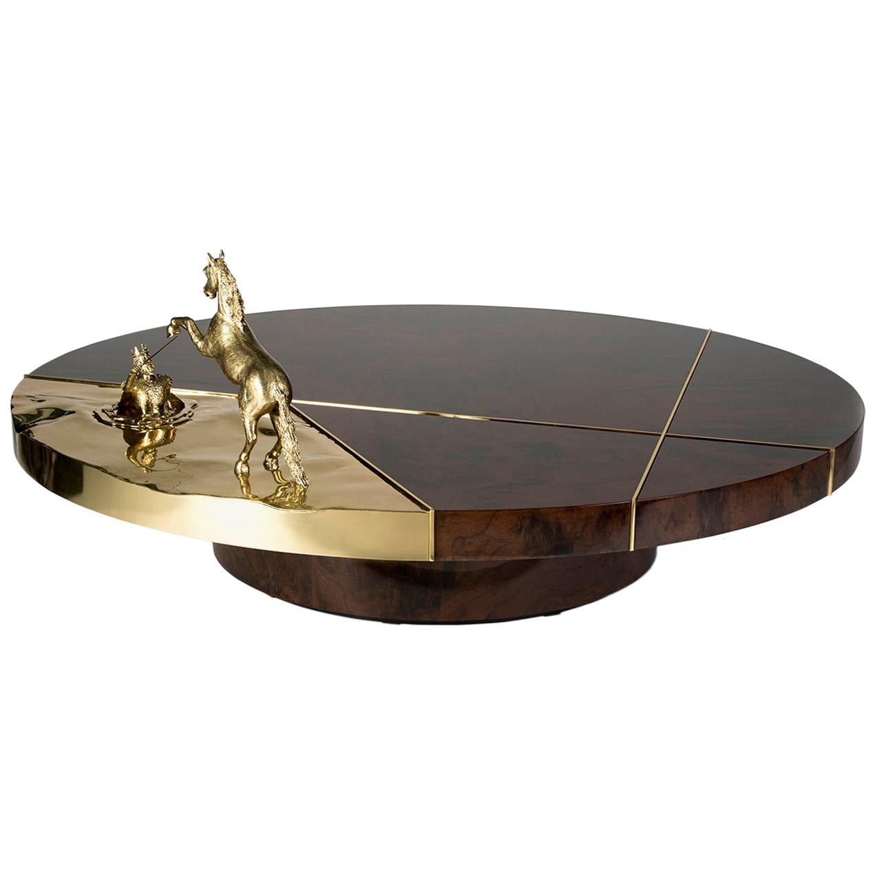 Contemporary Chess Round Center Table in Polished Brass and Walnut Root Veneer For Sale