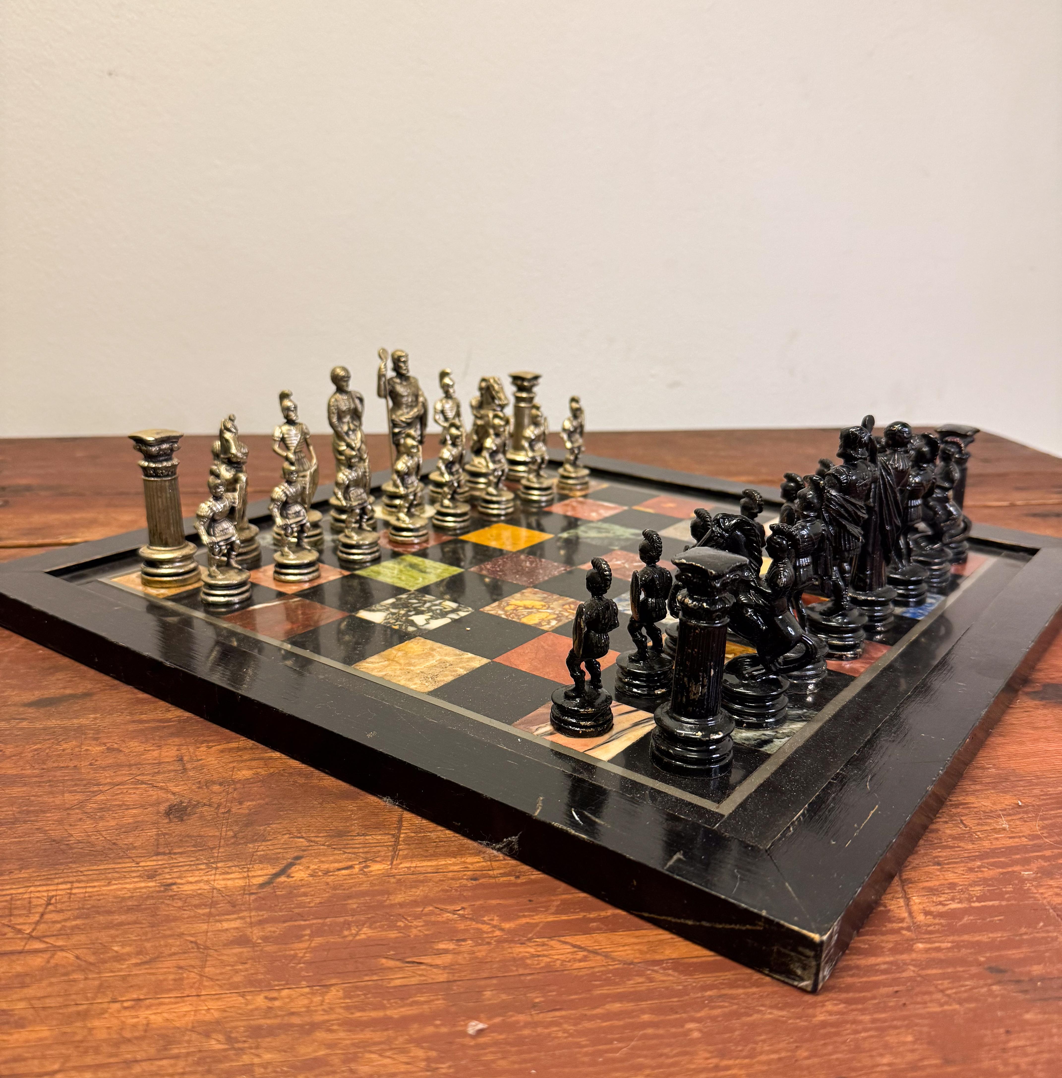 Schachspielset - Pietra Dura Marmor 19. Jahrhundert Italien (Klassisch-römisch) im Angebot
