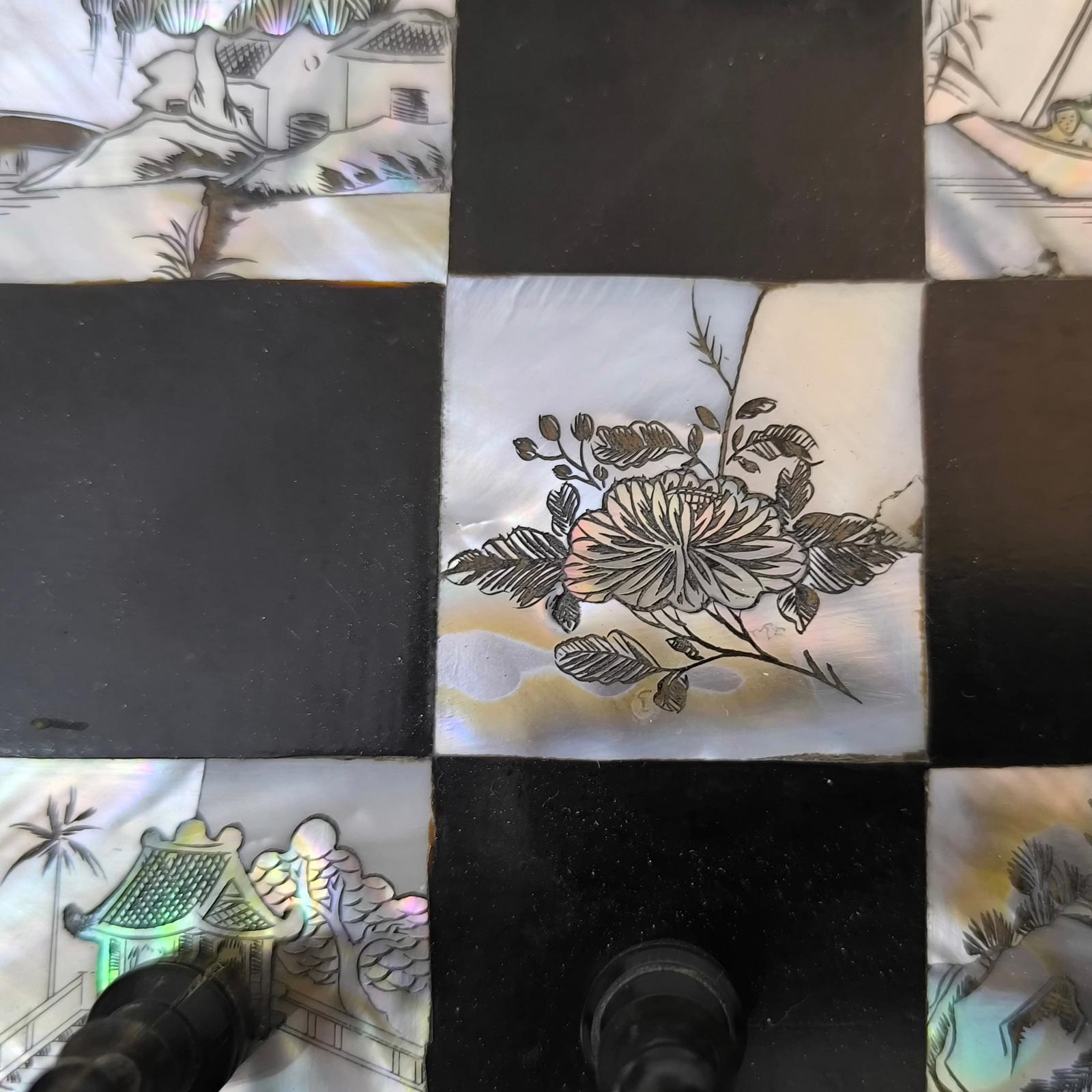 Chess Game Set with Handmade Mother-of-Pearl Inlaid Chessboard Black Lacquered For Sale 3