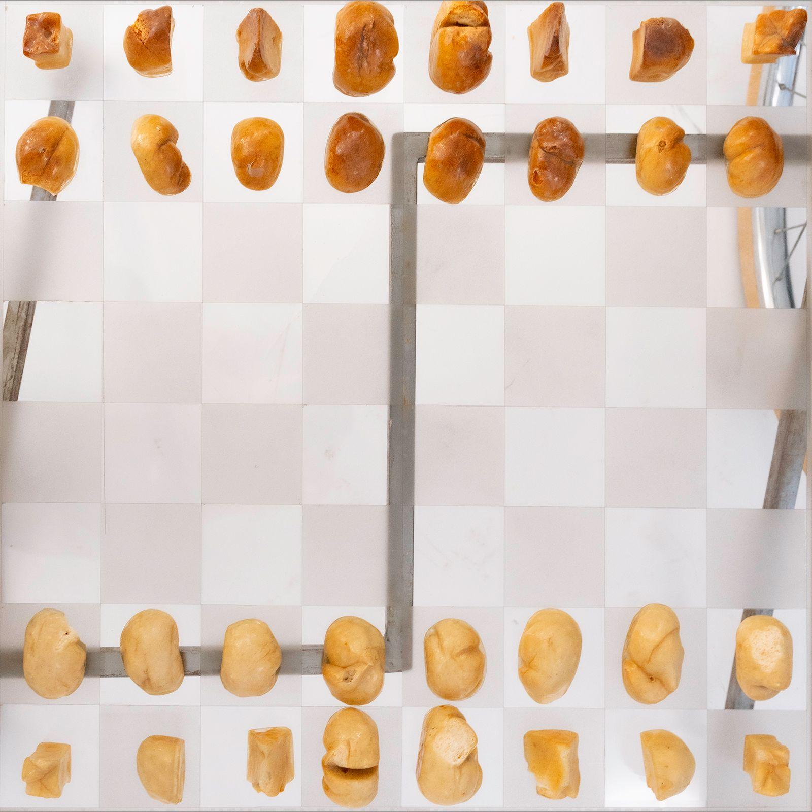 Échecs, Hommage à Marcel Duchamp par Brigitte Kowanz, signé et marqué Bon état - En vente à Vienna, AT