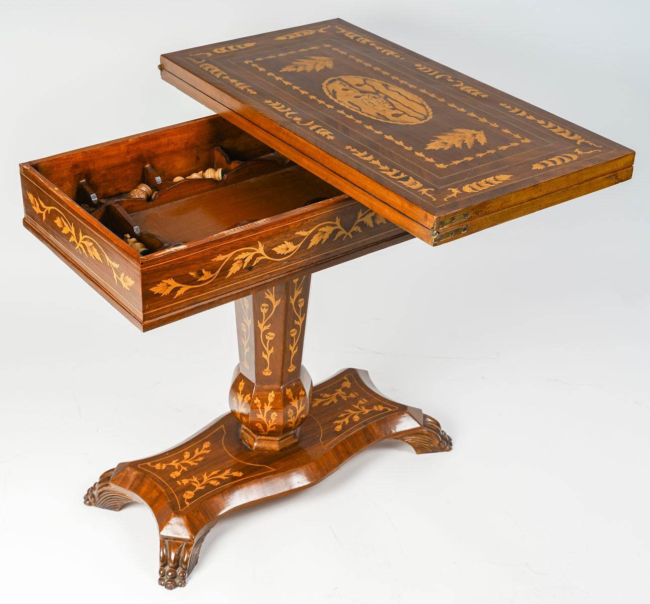 Schachbrett, Backgammon-Tisch, Holzeinlegetisch, Intarsienspieltisch, frühes 20. Jahrhundert. (Marketerie) im Angebot