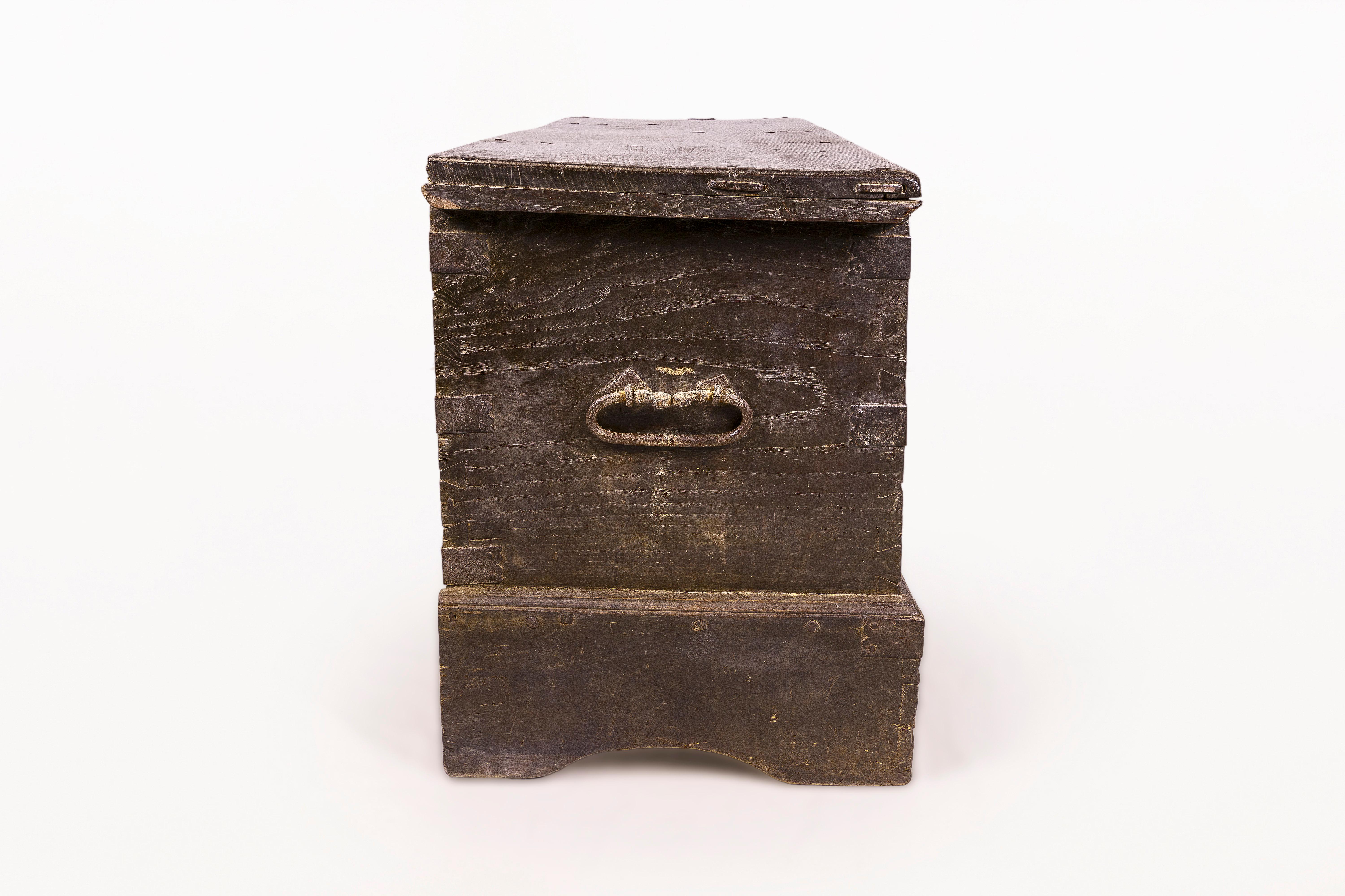 Rustic Chest, 17th Century, Spain For Sale