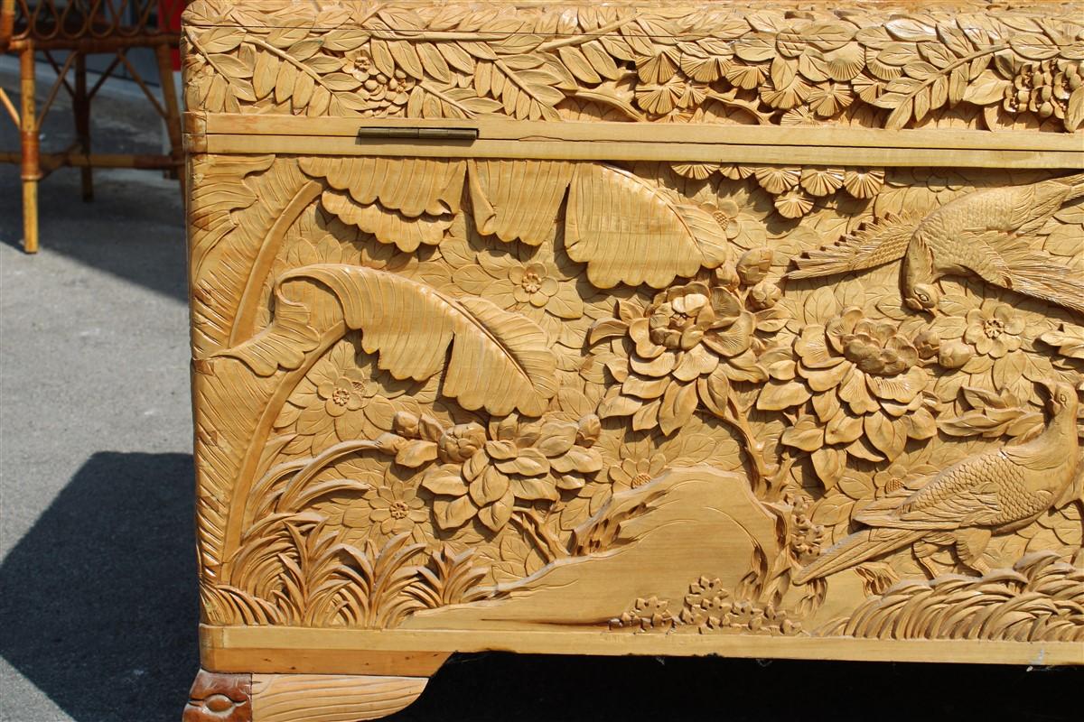 Kommode 1930 Asiatisch Holz geschnitzt vollständig von Hand Vögeln Pfingstrosenblüte Ahornbaum im Angebot 8