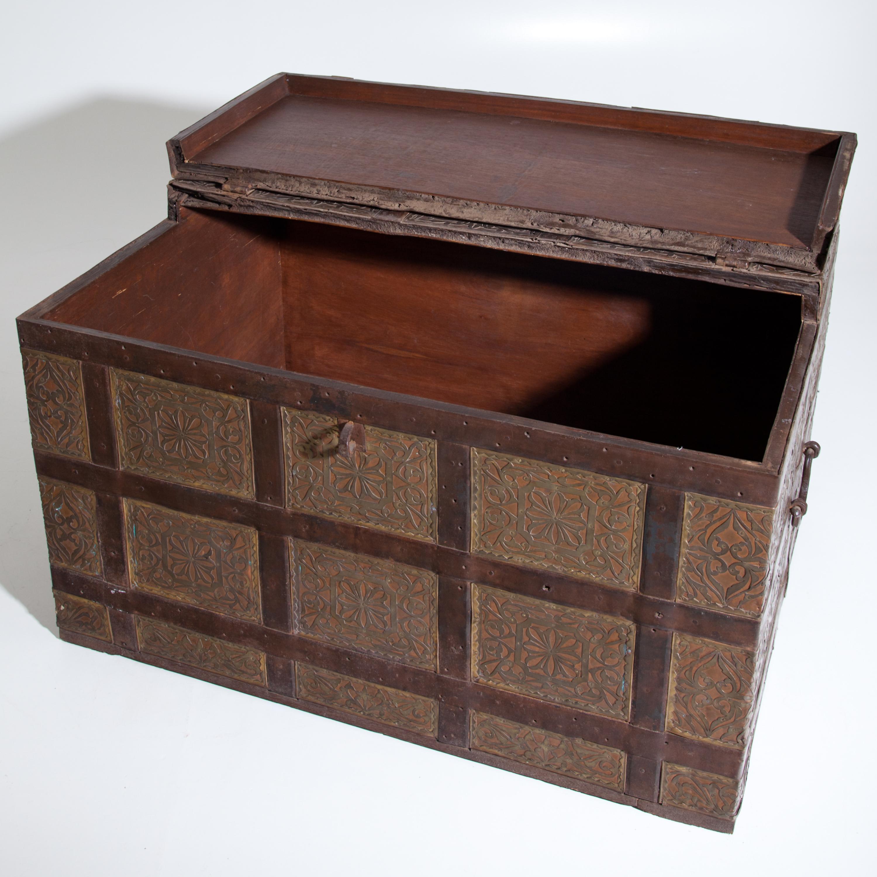 Chest, Anglo-Indian, Second Half of the 19th Century For Sale 6
