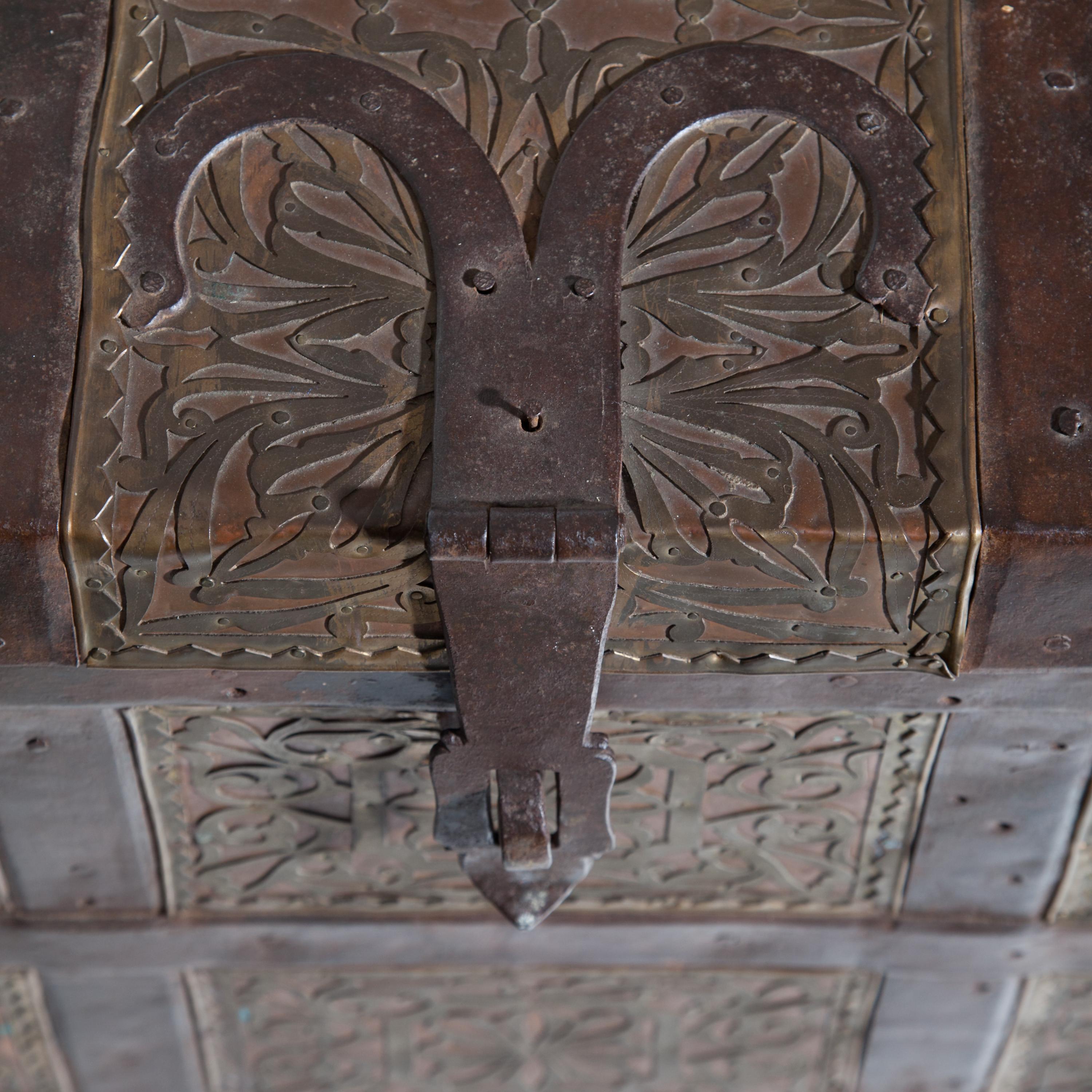 Chest, Anglo-Indian, Second Half of the 19th Century For Sale 5