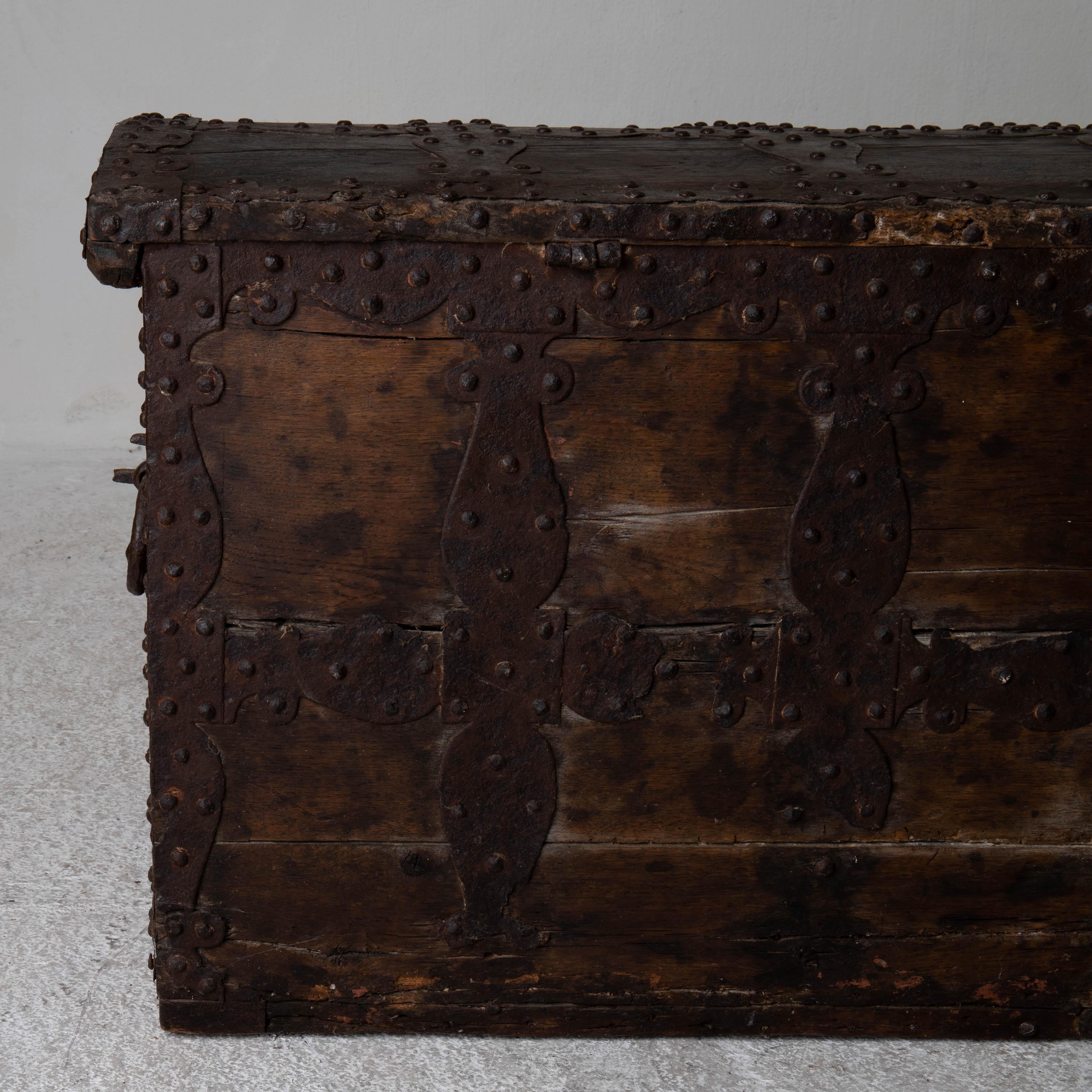 Chest Blanket Italian Europe 18th Century Wood Iron Italy For Sale 12