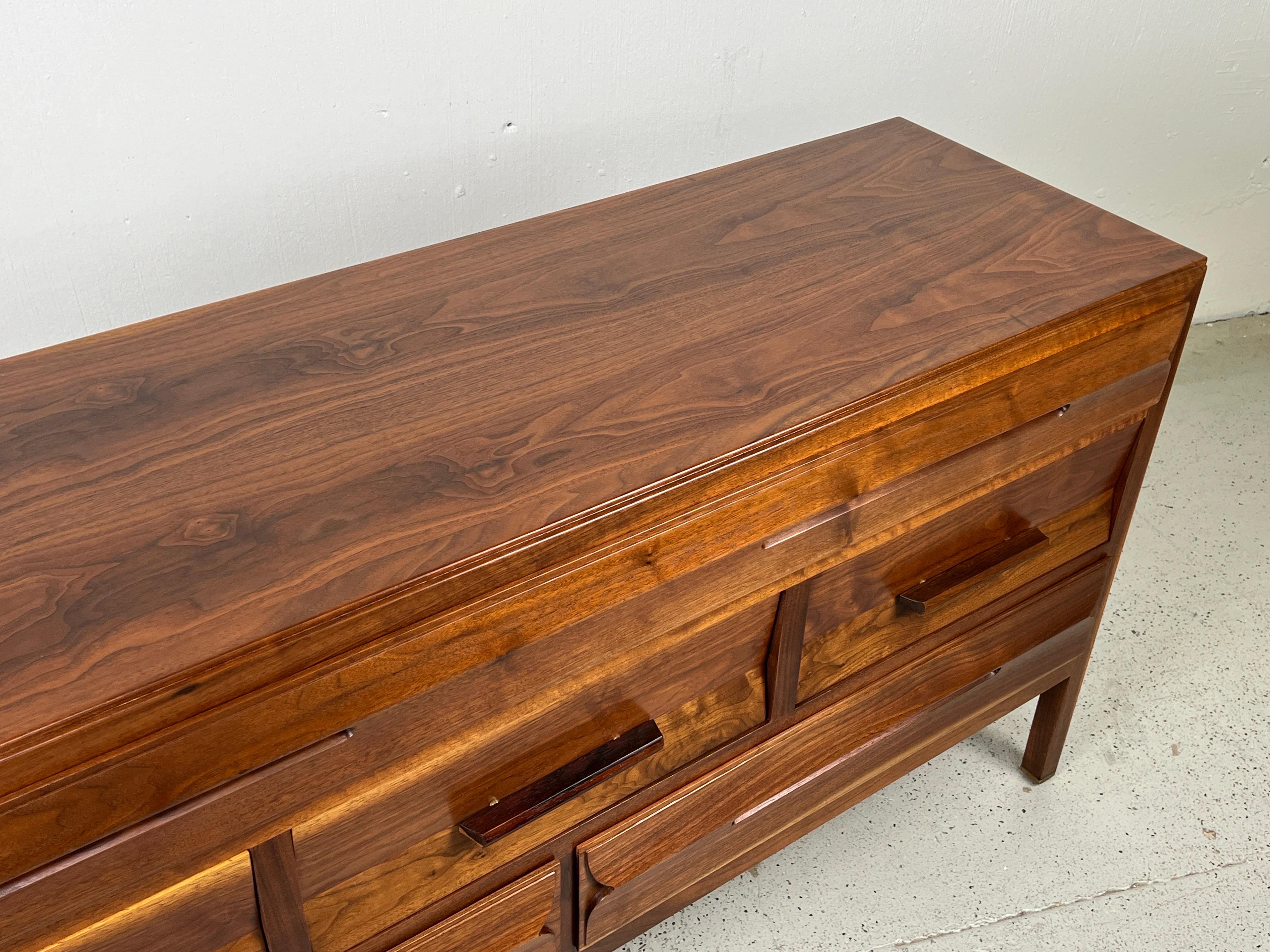 Chest by Edward Wormley for Dunbar For Sale 9