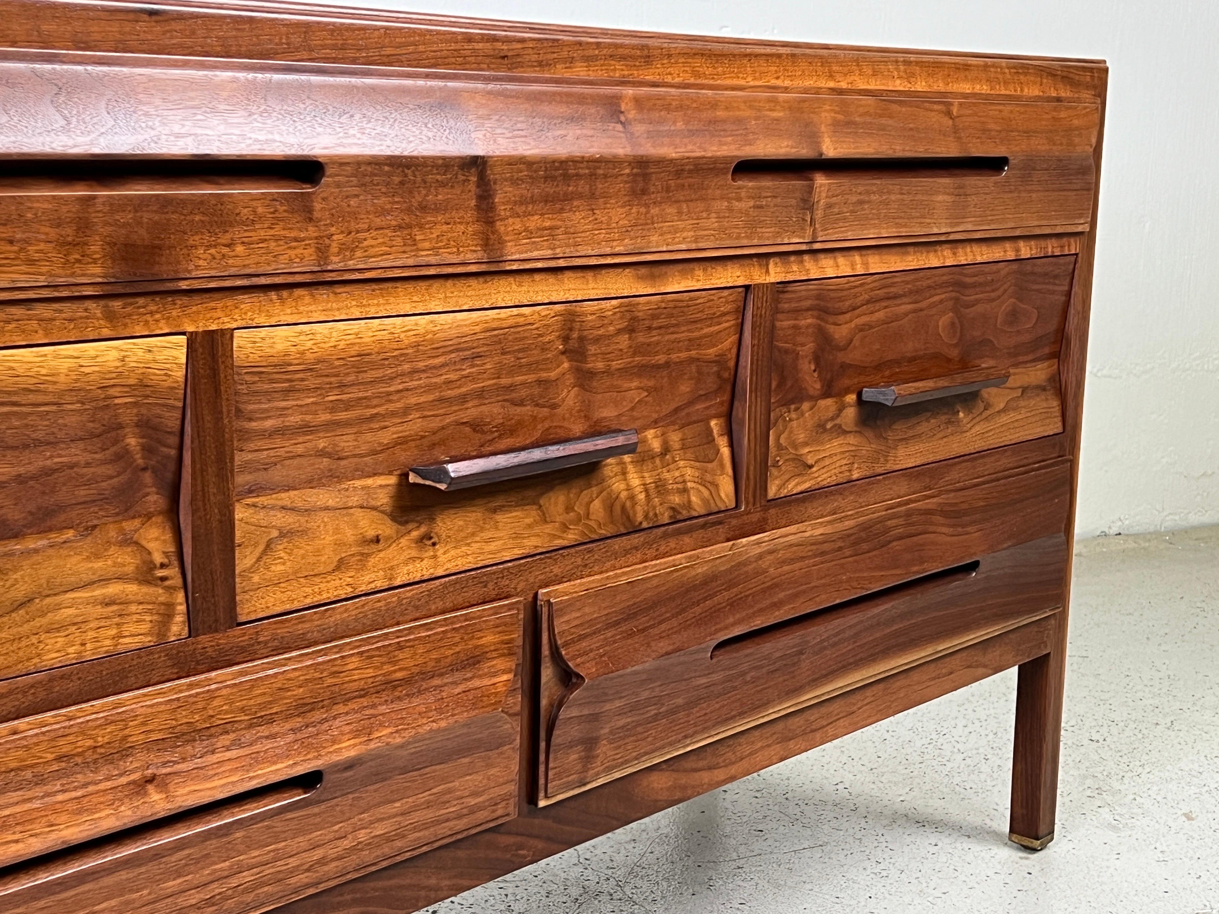 Chest by Edward Wormley for Dunbar For Sale 12