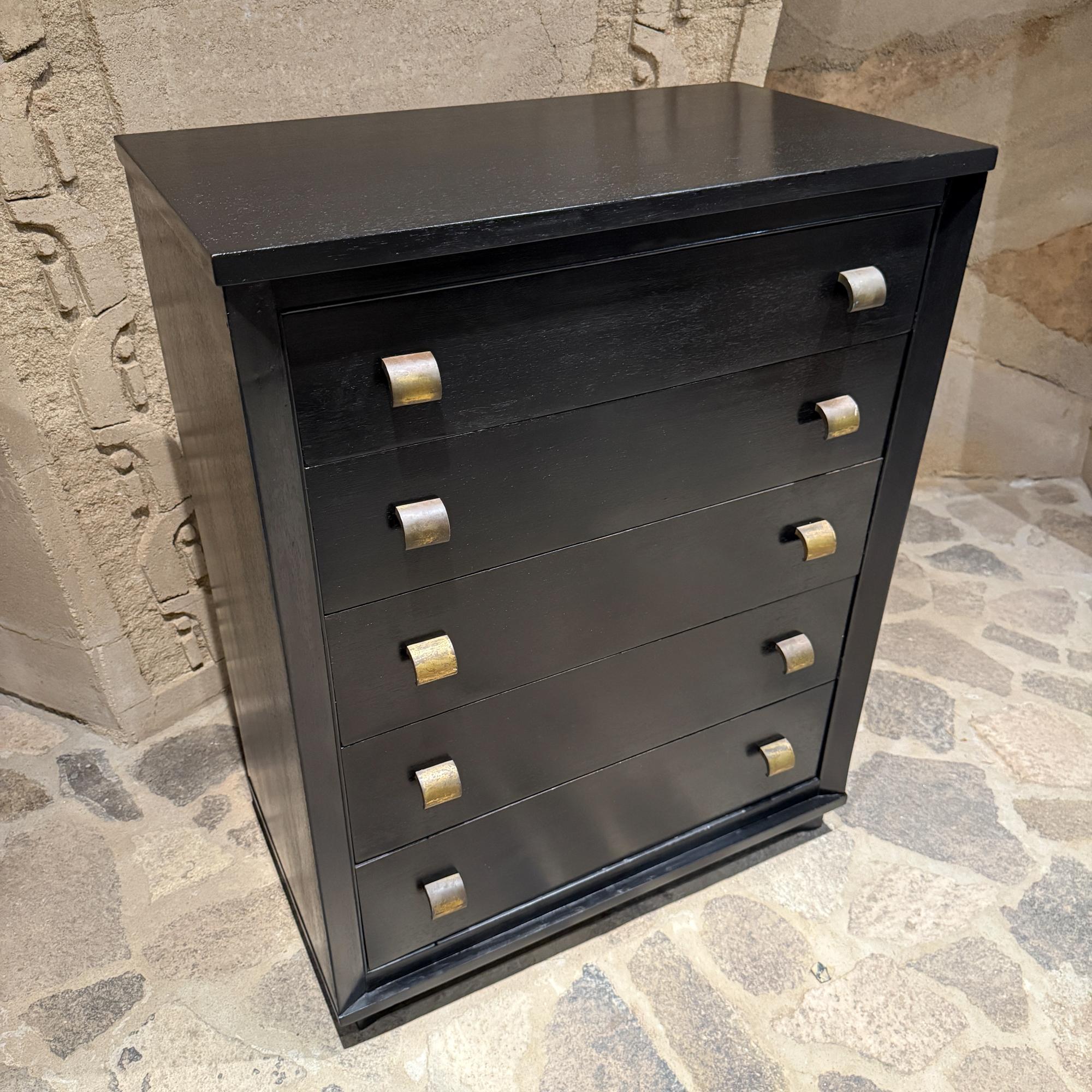 Cómoda alta atribuida a Paul Frankl para Johnson Furniture Moderno de mediados de siglo en venta