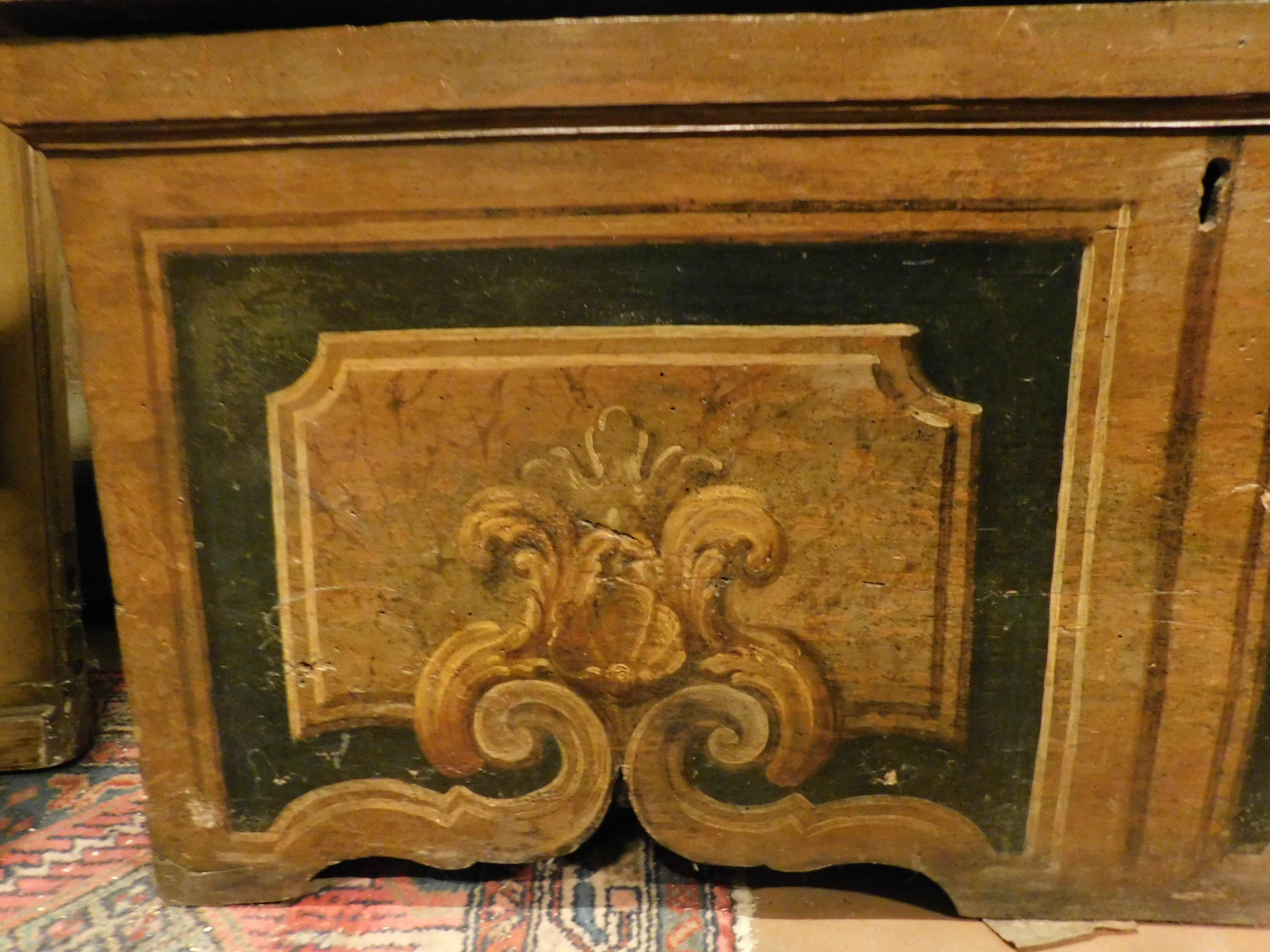 18th Century and Earlier Chest in lacquered and painted wood with noble coat of arms, Italy For Sale
