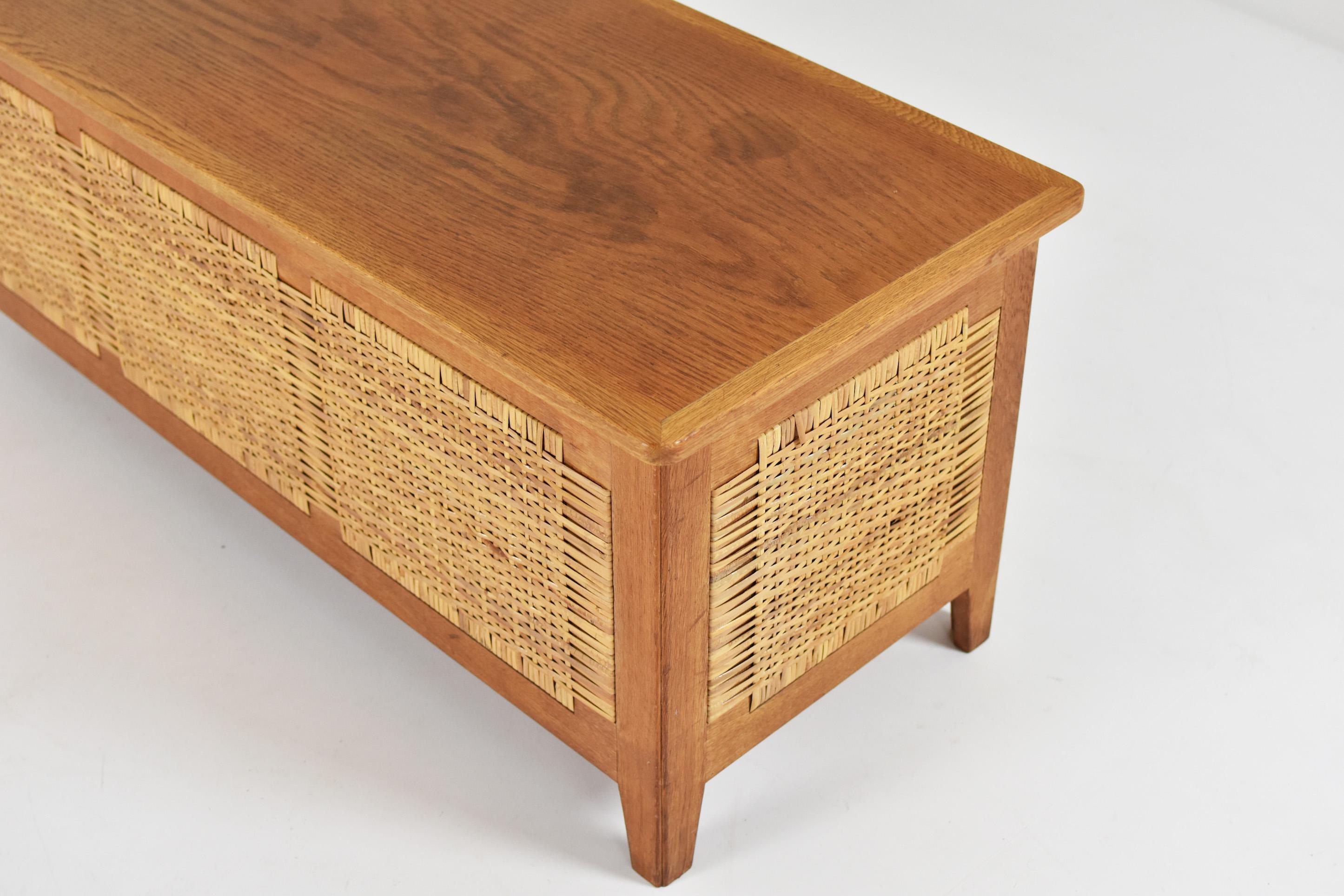 Chest in Oak by Kai Winding for Poul Hundevad, Denmark, 1960’s In Good Condition In Antwerp, BE