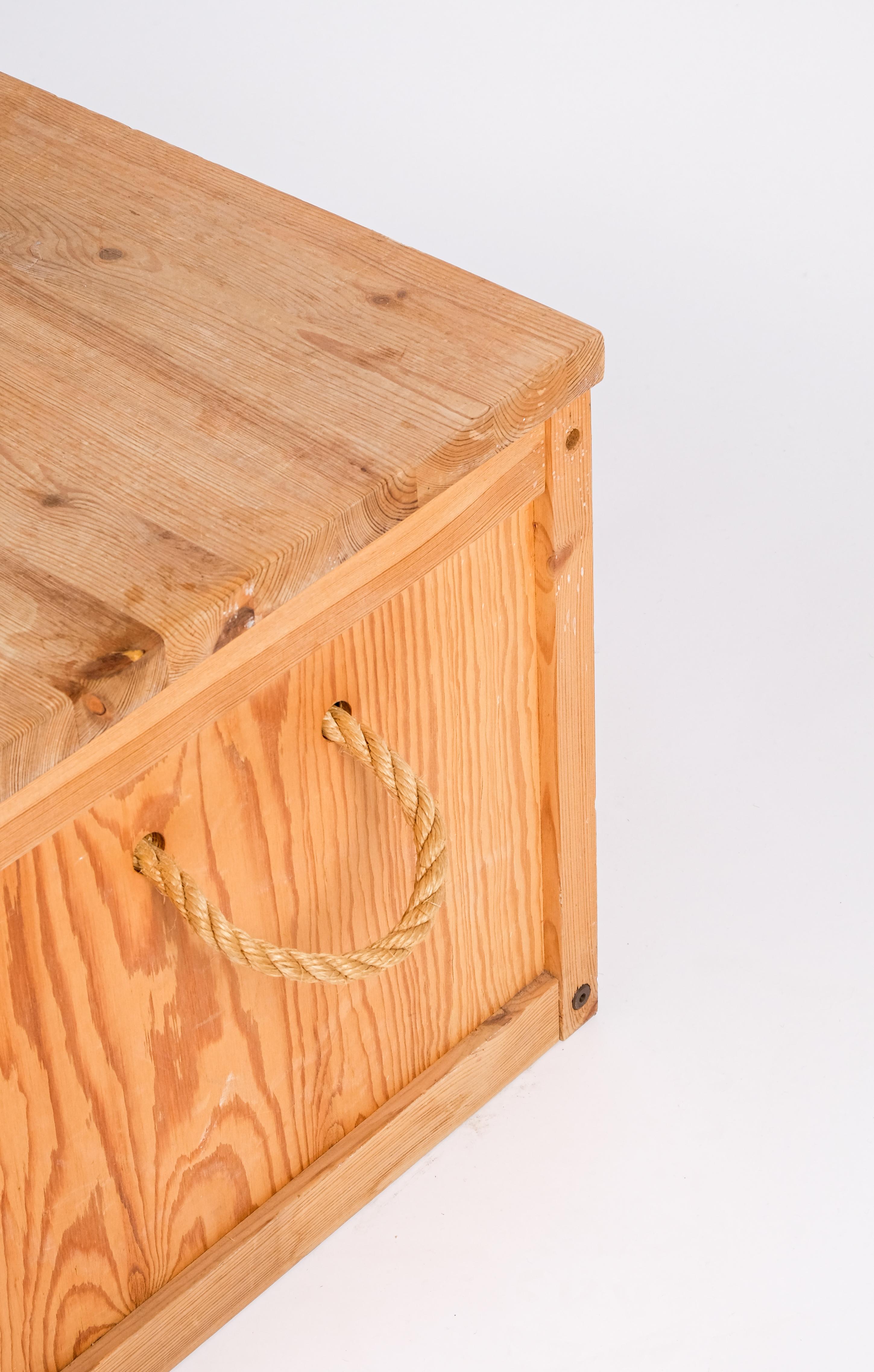 Chest in Pine, Sweden, 1970s For Sale 5