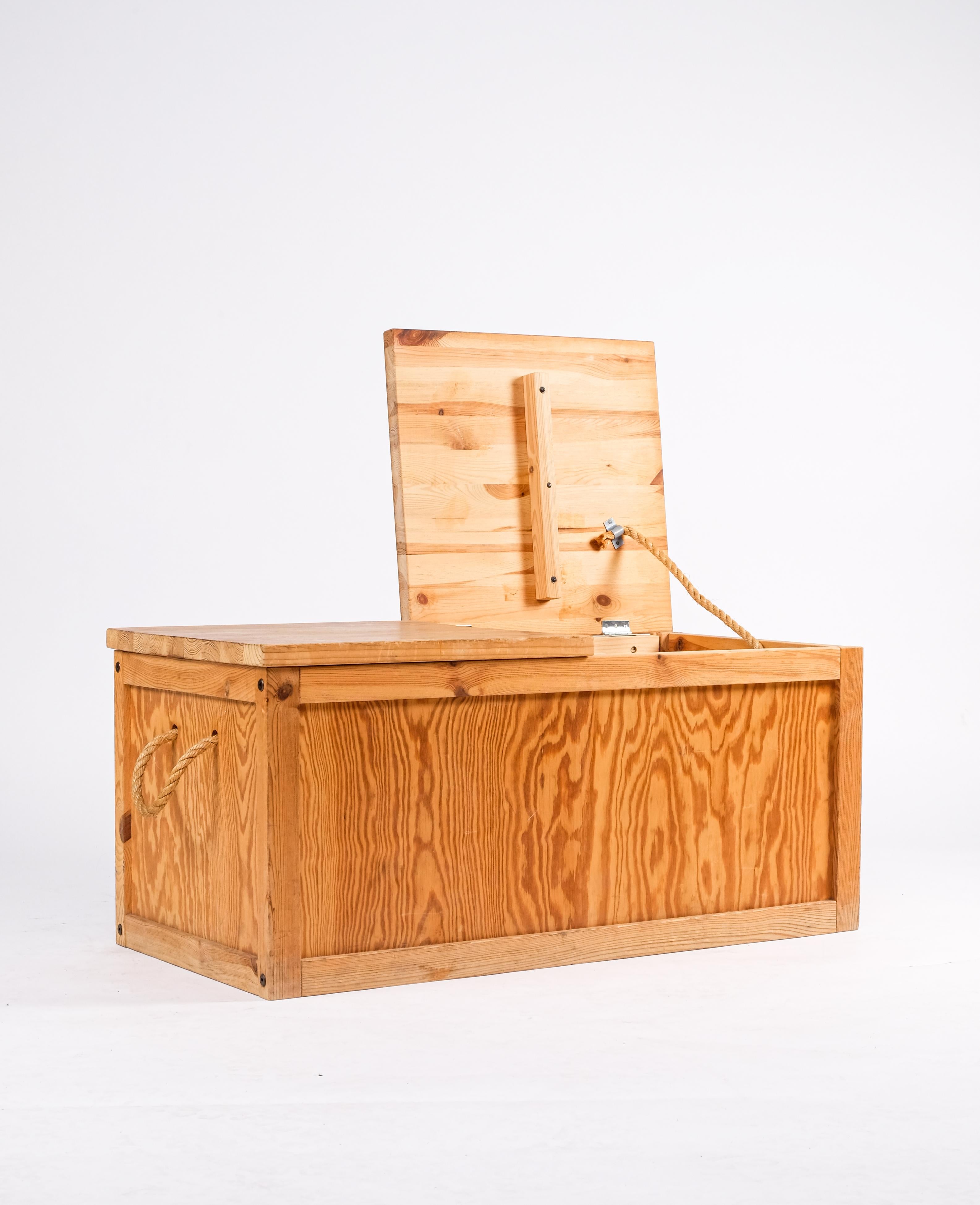 Chest in Pine, Sweden, 1970s For Sale 7