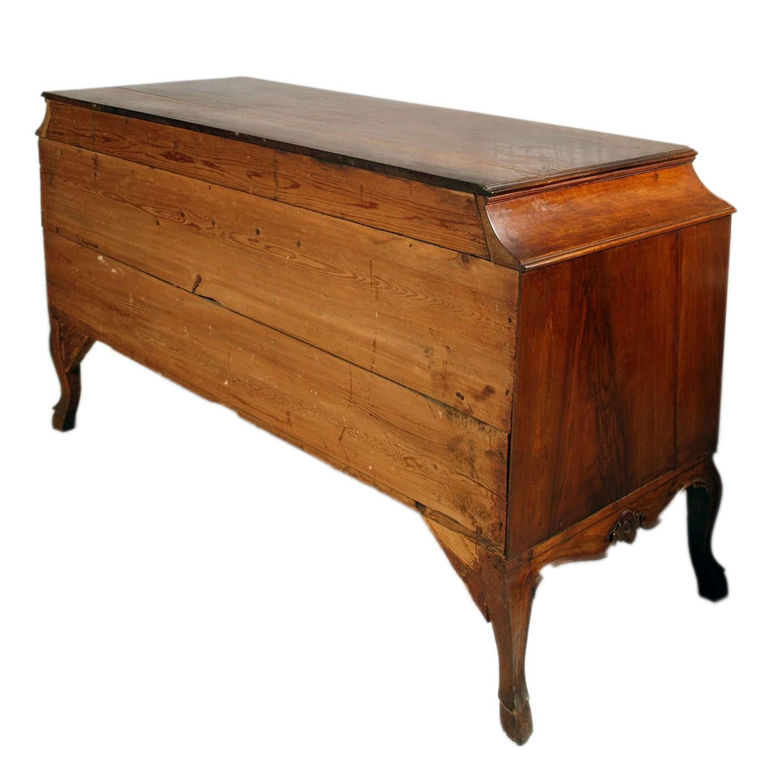 Early 18th Century Chest of Dravers Venetian Commode 18th Century Urn Shaped in Walnut Louis XV For Sale