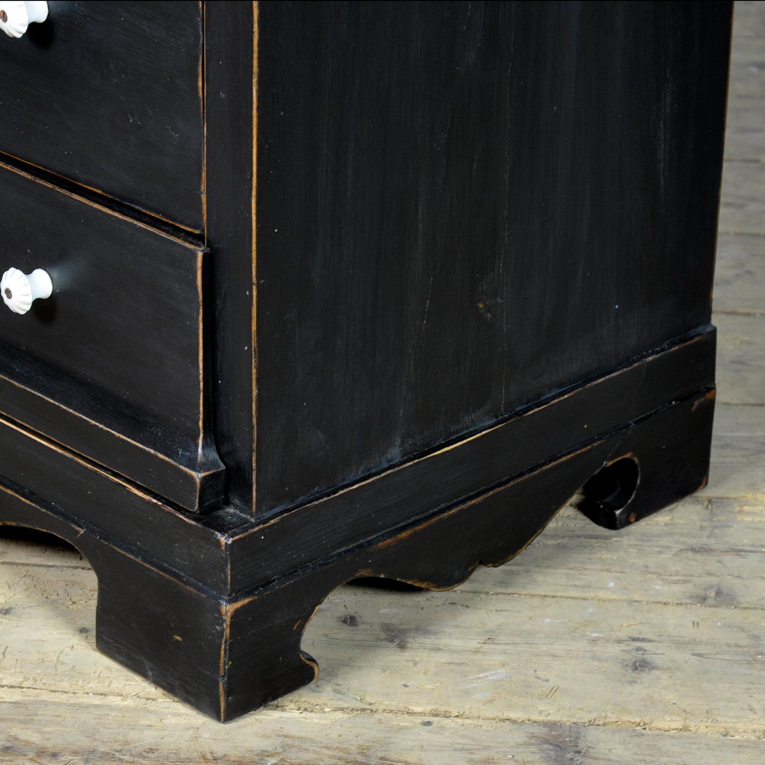 Chest of drawers, 1910s 2