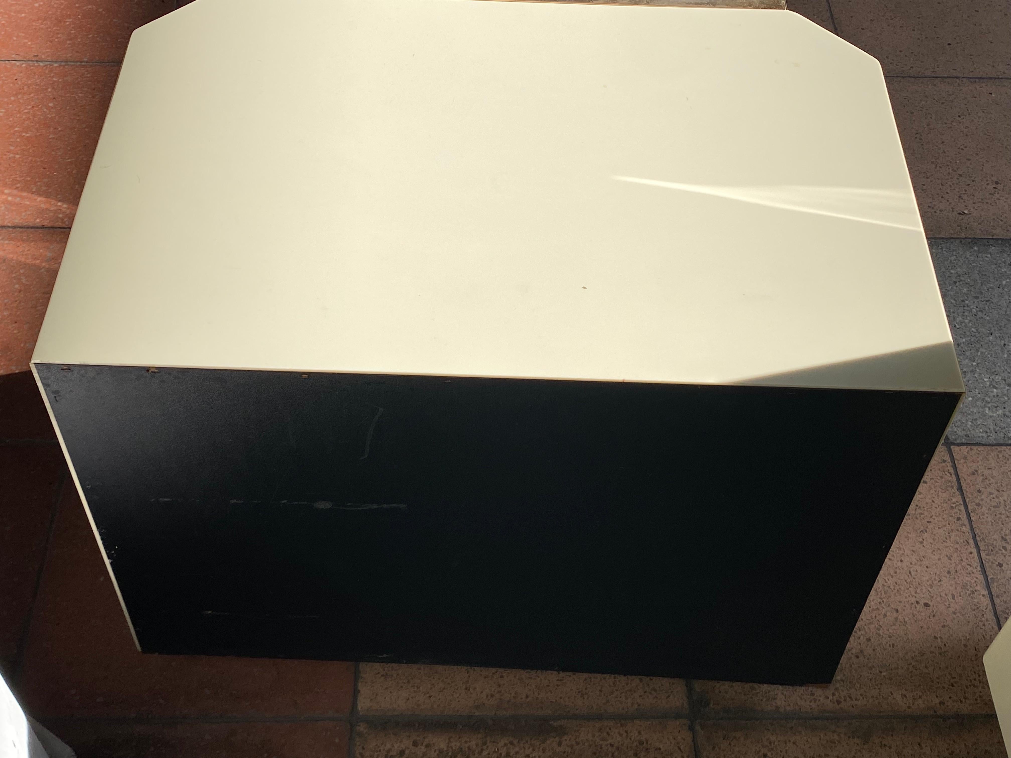 Chest of Drawers and Mirror Set For Sale 7