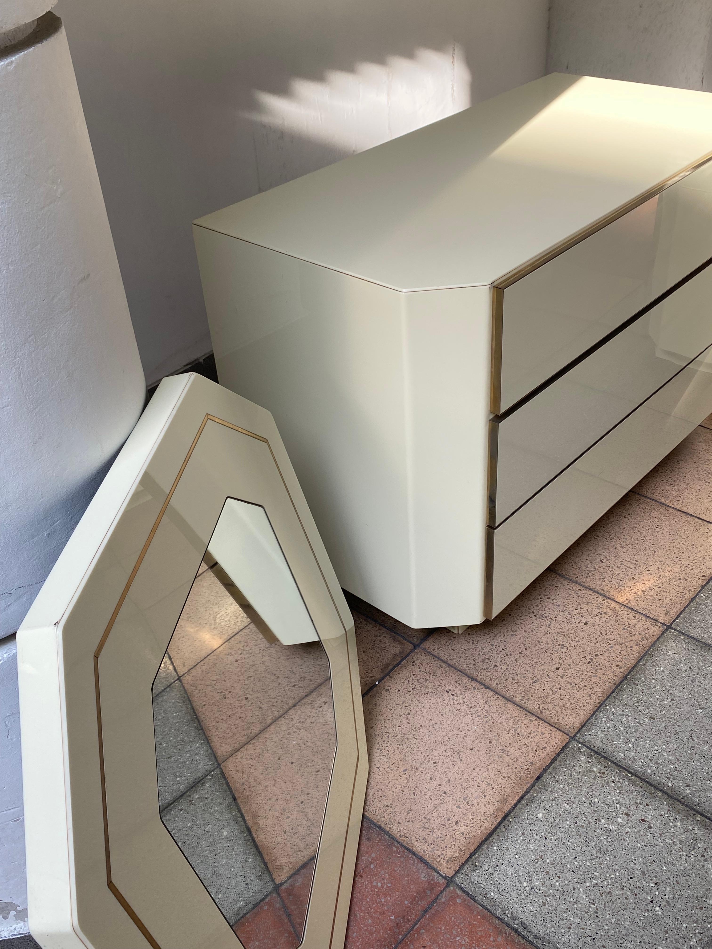 Chest of Drawers and Mirror Set For Sale 3