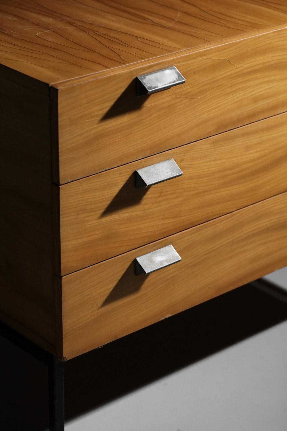 Chest of Drawers André Monpoix Model 812 for Meuble TV, 1960s For Sale 5