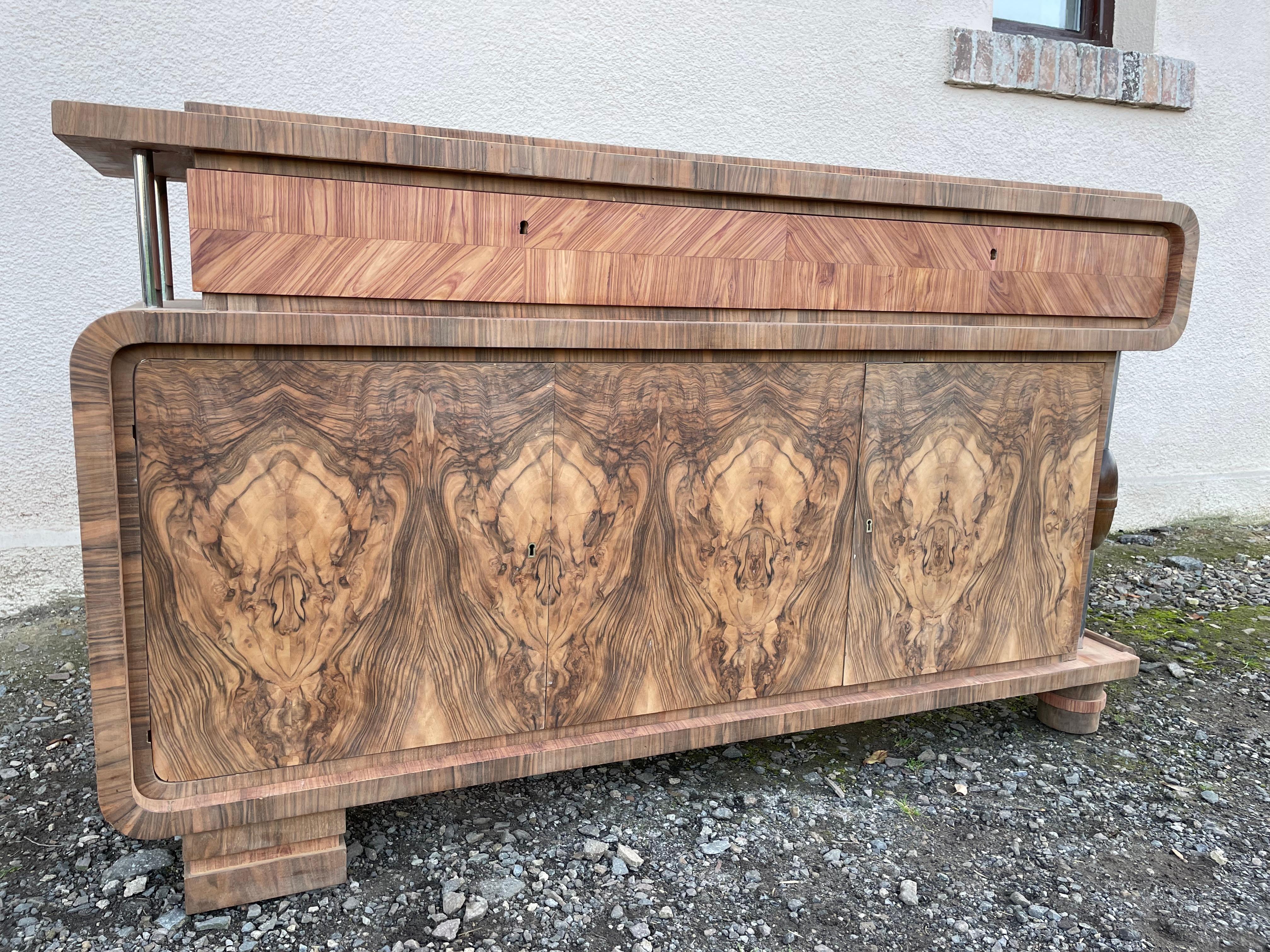 Chest of Drawers Art Deco For Sale 10