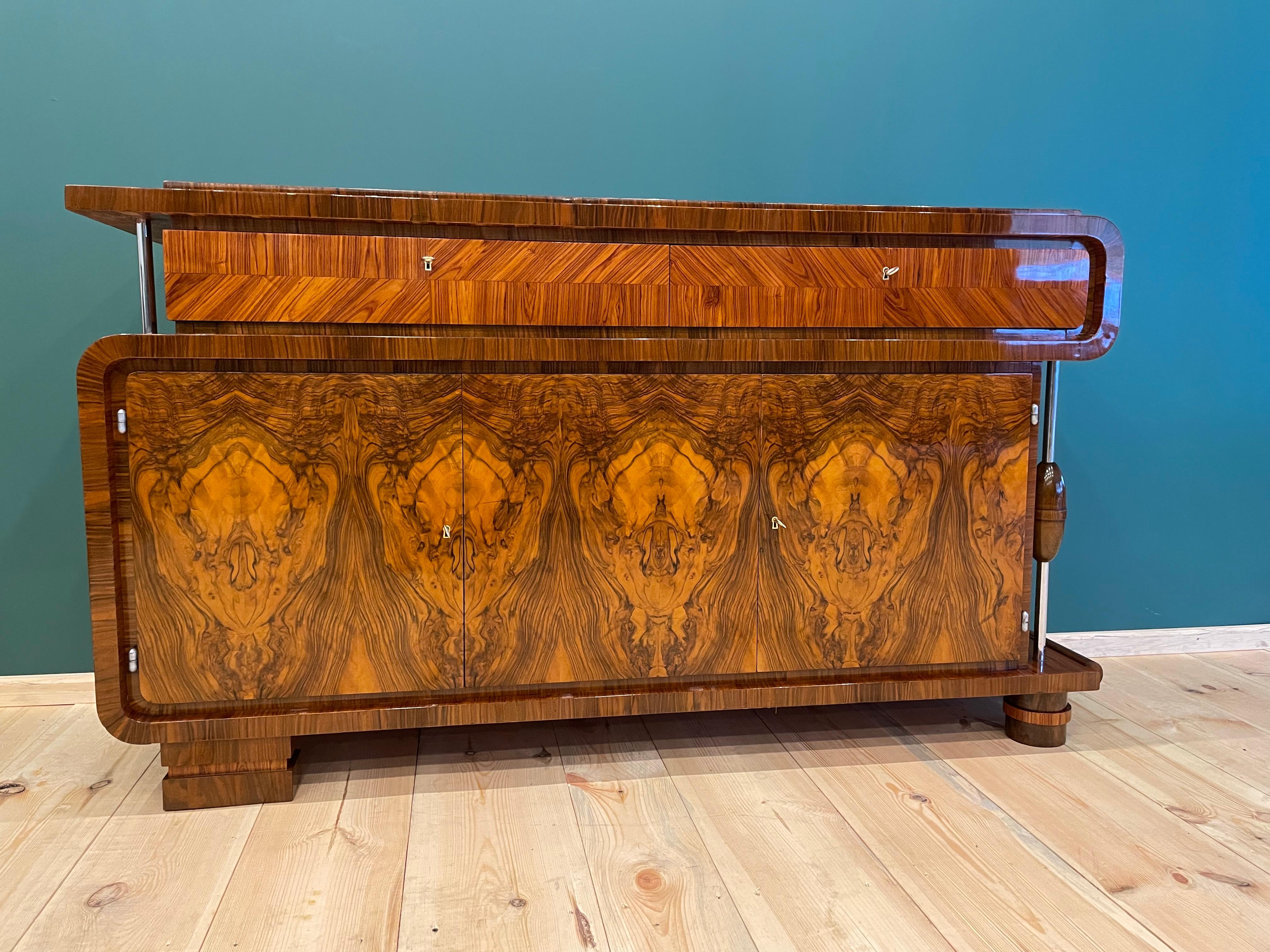 Chest of drawers Art Deco. 

Buffet after professional manual renovation!.
 