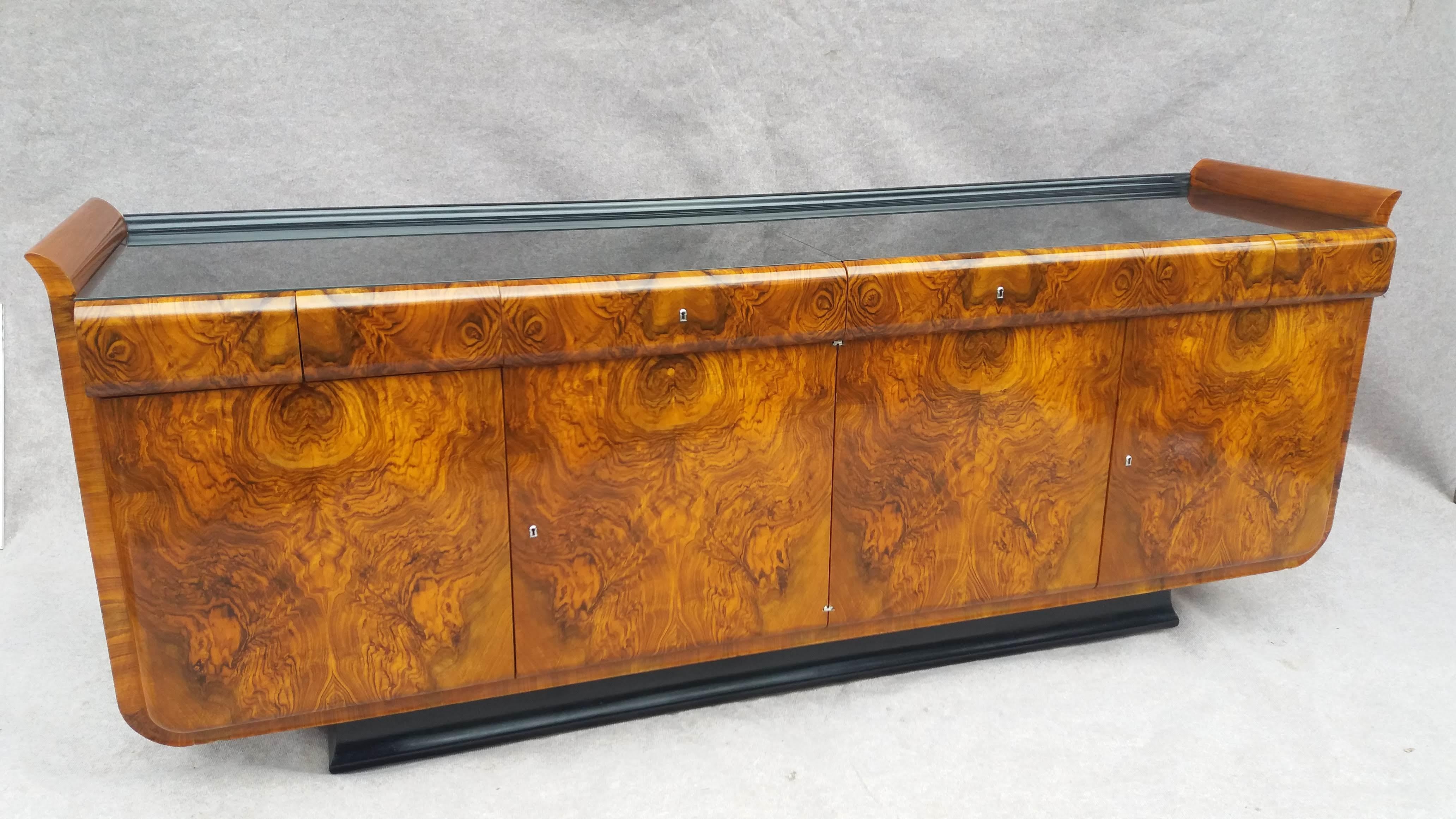 Chest of Drawers Art Deco J.Halabala For Sale 3