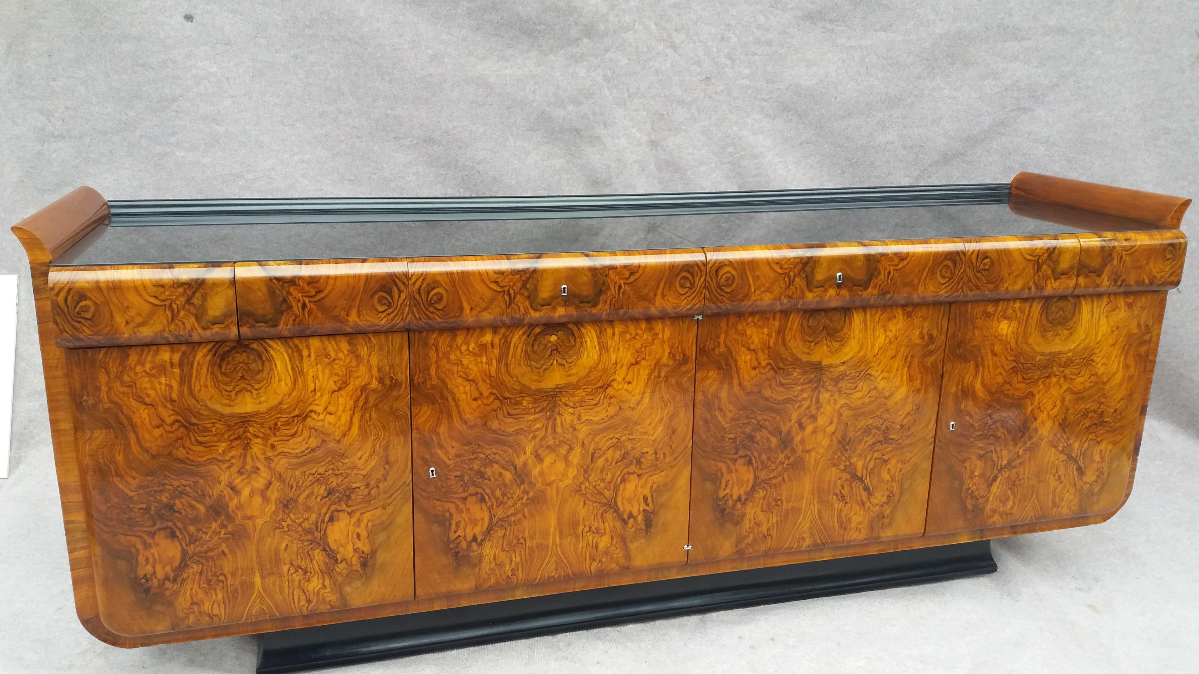 Chest of Drawers Art Deco J.Halabala For Sale 4