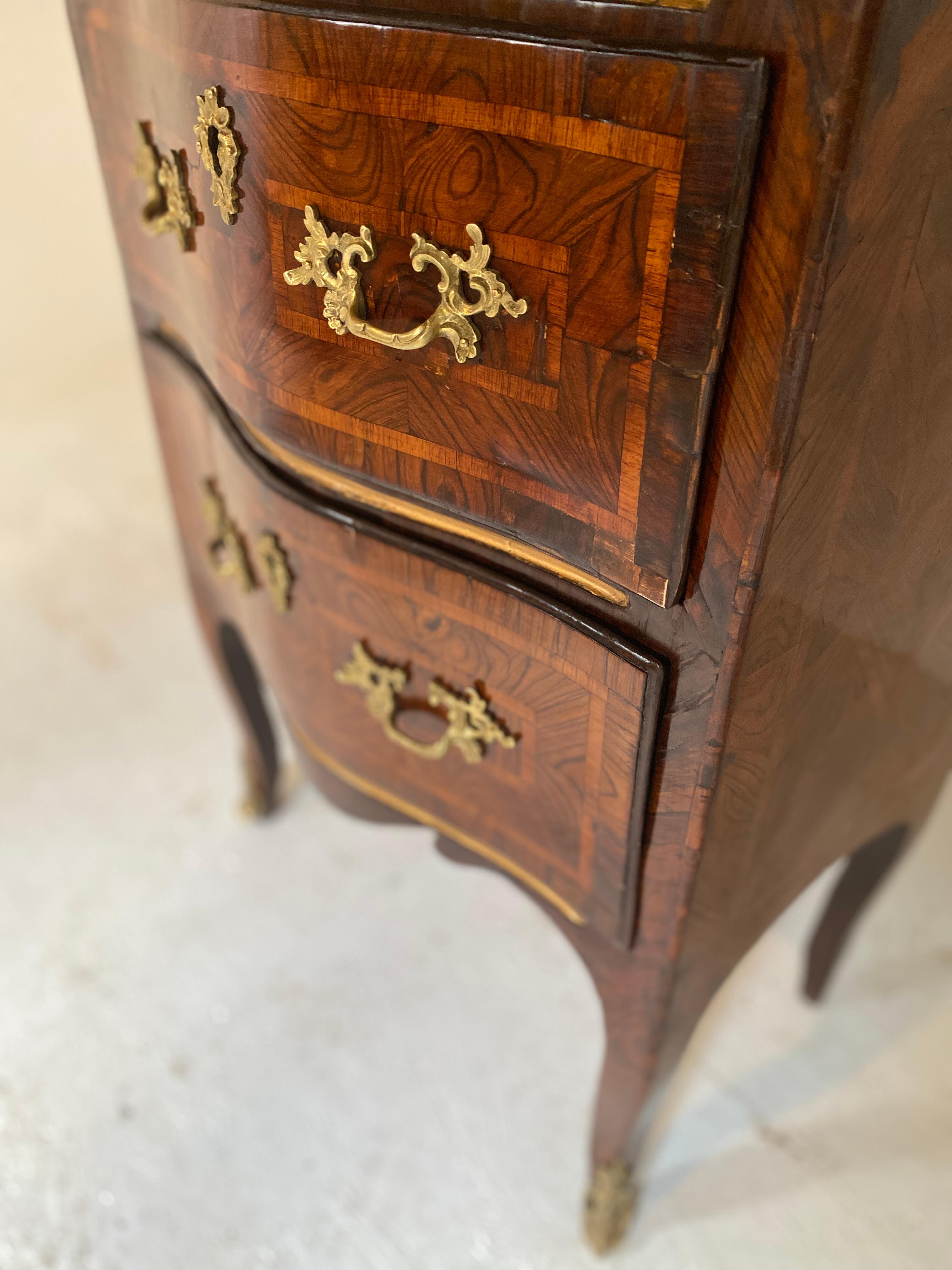 Marquetry chest of drawers between two 18th Louis XV with its marble and a very pretty mar For Sale
