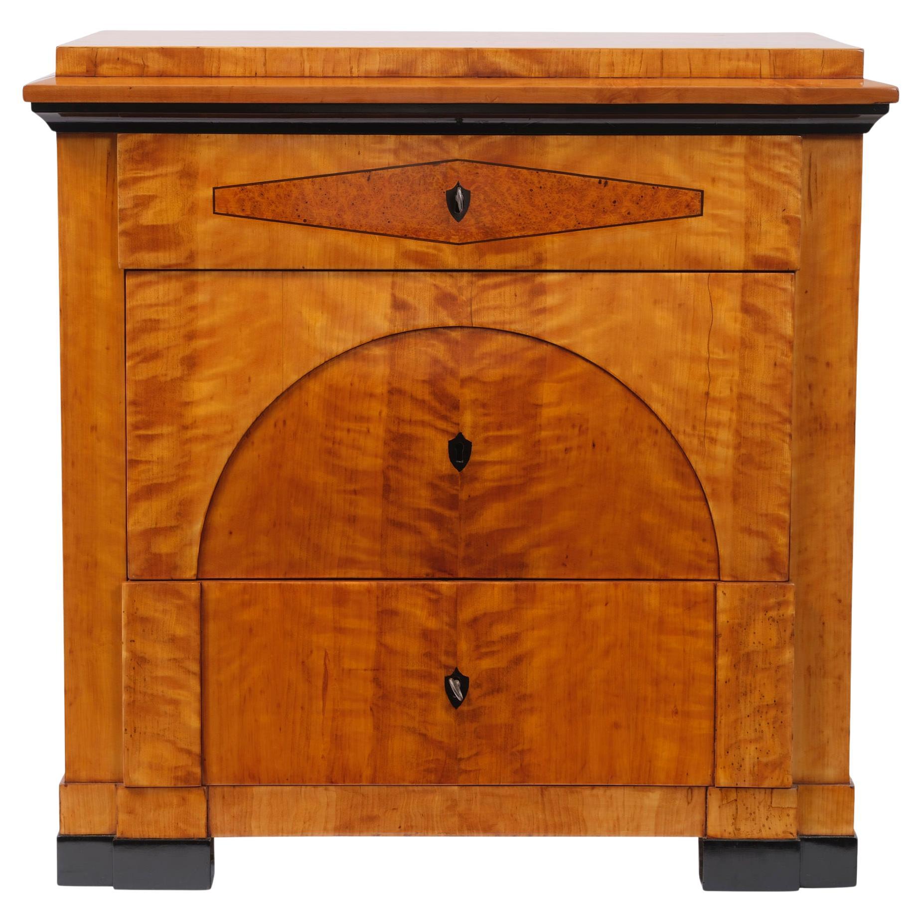 Chest of drawers, Biedermeier around 1820 Birchwood