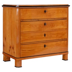 Chest of drawers, Biedermeier around 1820, Cherrywood with three drawers