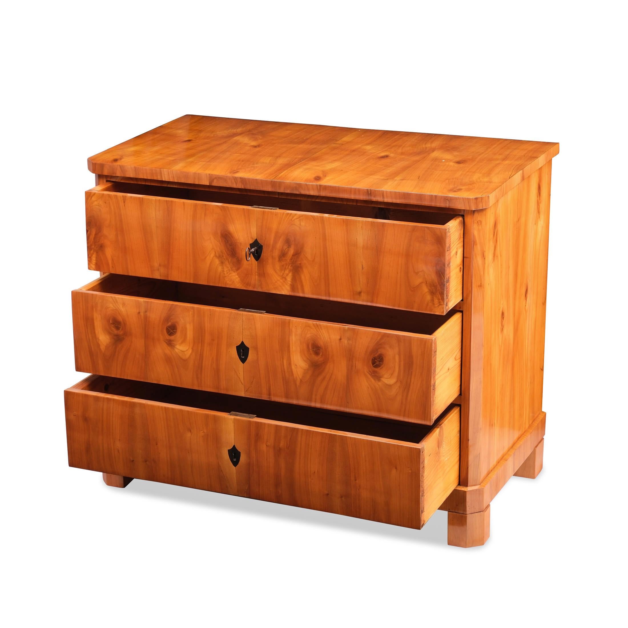 Tedesco Chest of drawers, Biedermeier, around 1825, Cherrywood in vendita