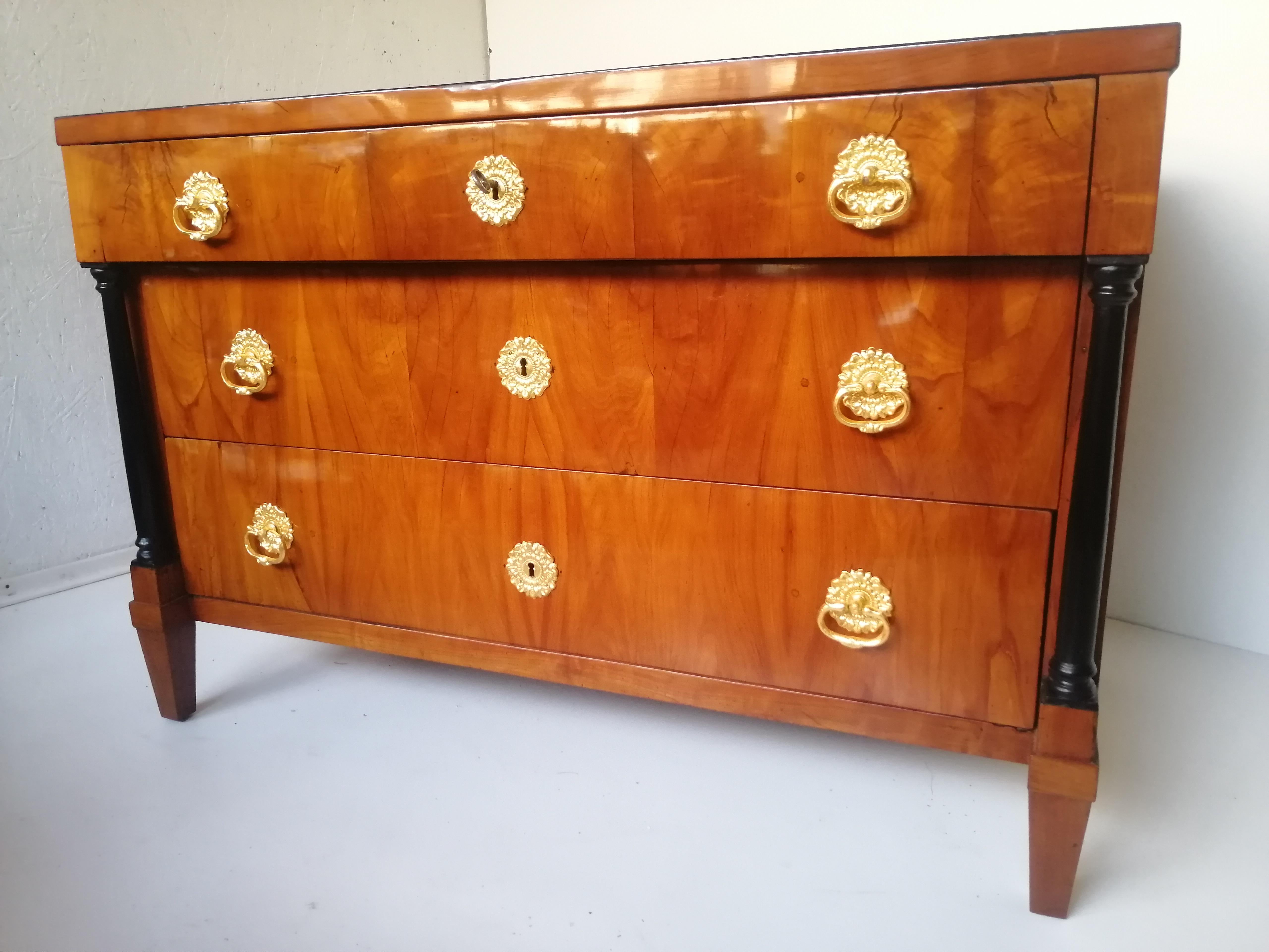 Chest of Drawers Biedermeier from 1810 For Sale 7