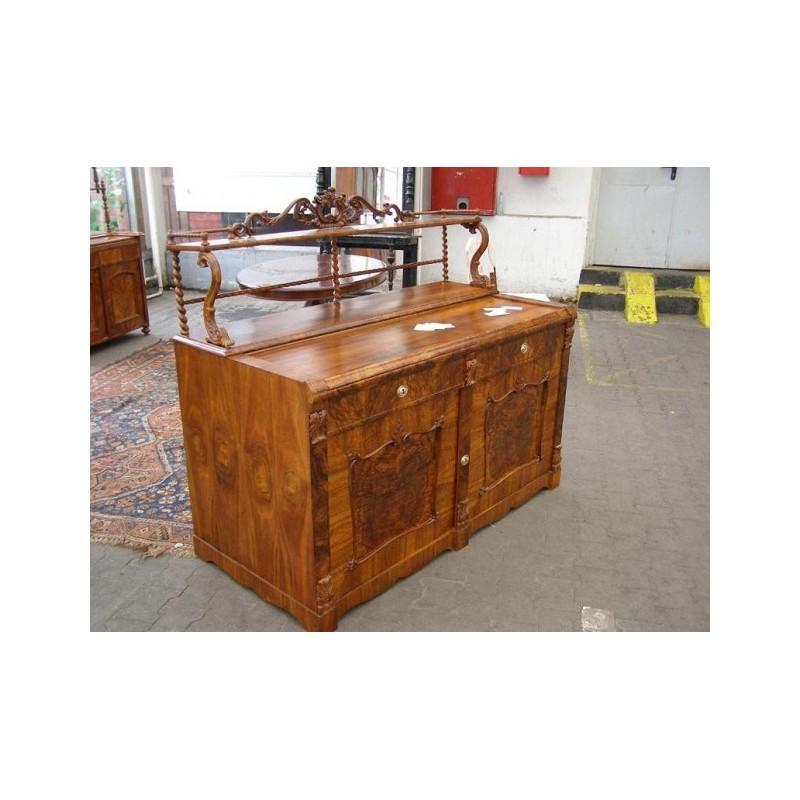 We present very good condition, elegant and functional Chest of Drawers Vienna (Austria), made of walnut tree from 1840.

 (Biedermeier was a style in the art, literature , music and interior design
which developed in Central Europe, mainly in