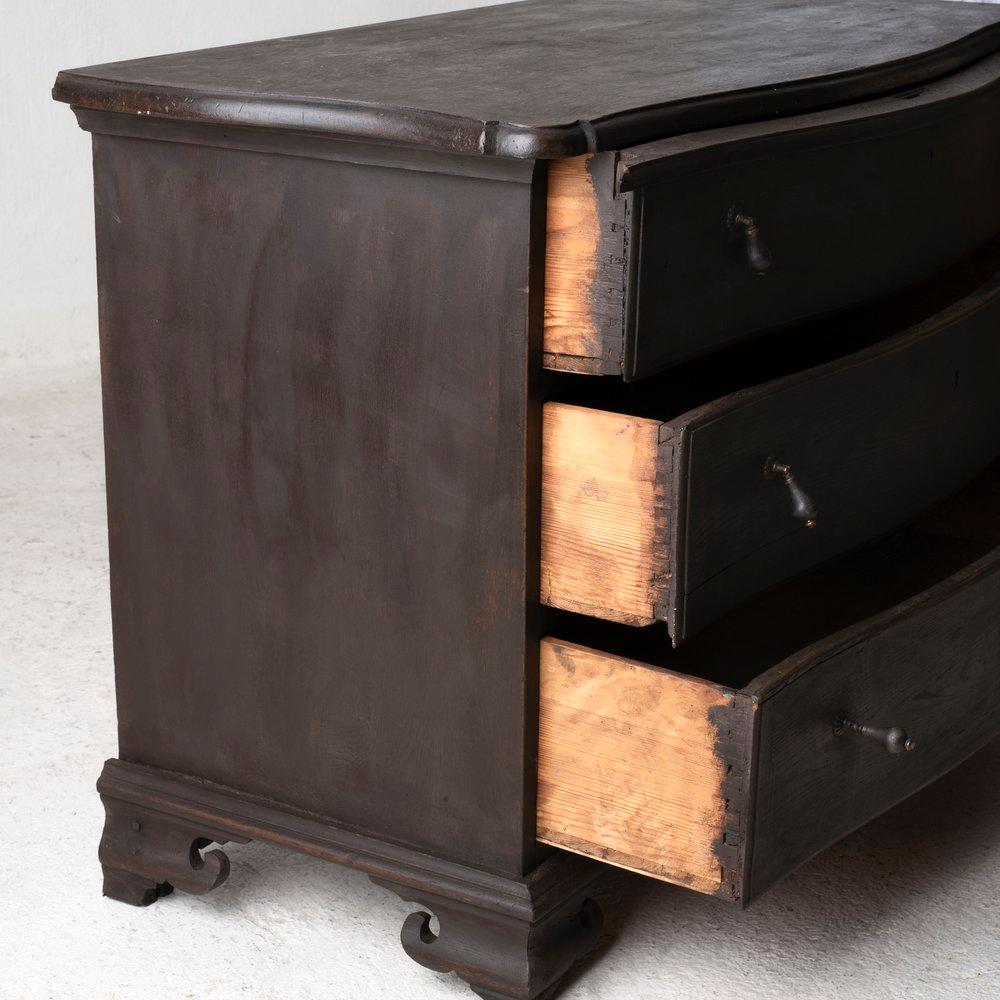 Chest of Drawers Black Baroque Period Sweden In Good Condition For Sale In New York, NY