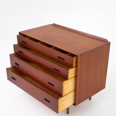 Cassettiera di Arne Vodder