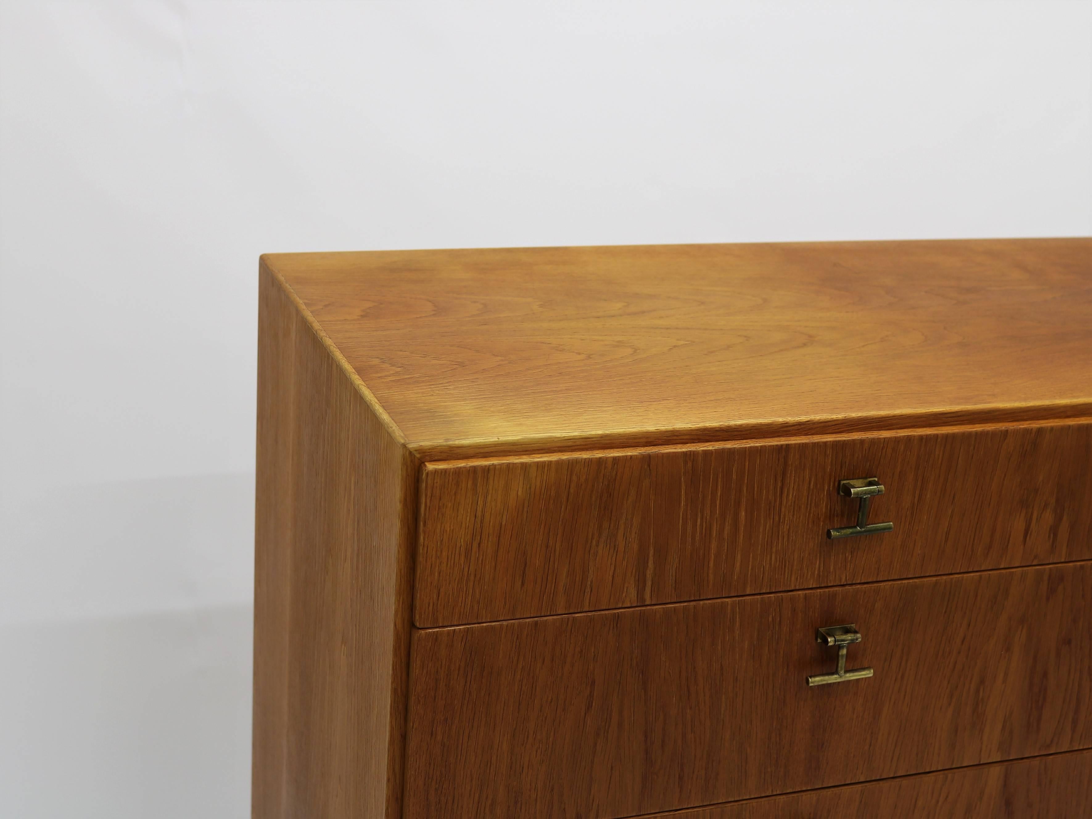 Mid-20th Century Chest of Drawers by Børge Mogensen in Oak for FDB Møbler, 1950s