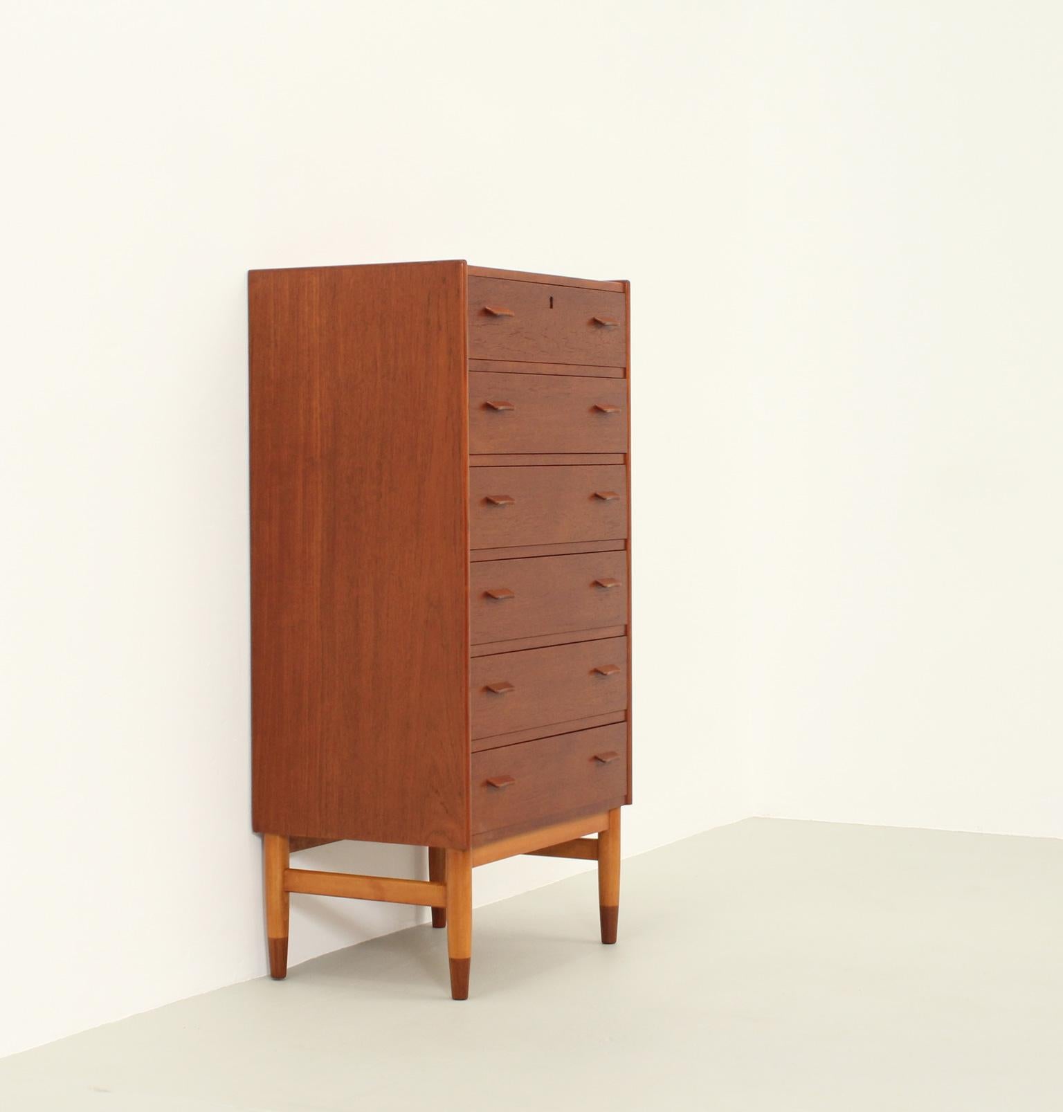 Danish Chest of Drawers by Carl Aage Skov for Munch Møbler, 1957 For Sale