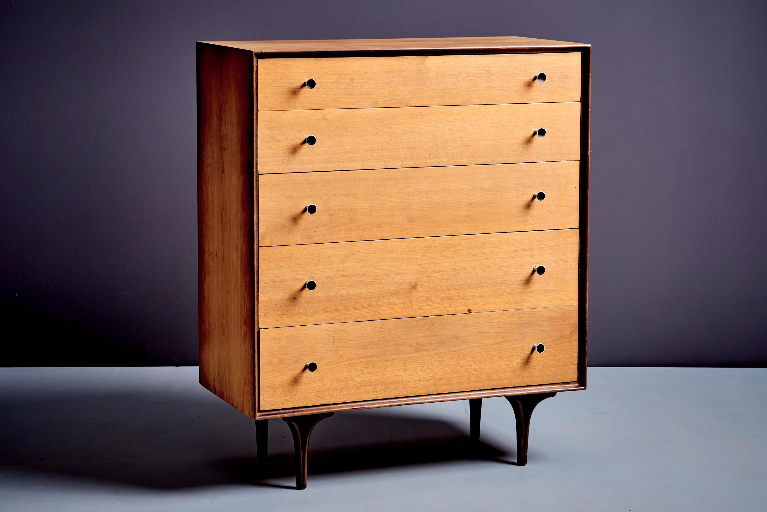 Beautiful vintage chest of drawers designed by Craig Nealy for Glenn of California in the United States, circa 1950s. This handsome, tall chest design features five spacious drawers with metal hourglass pulls that create a simple modern aesthetic.