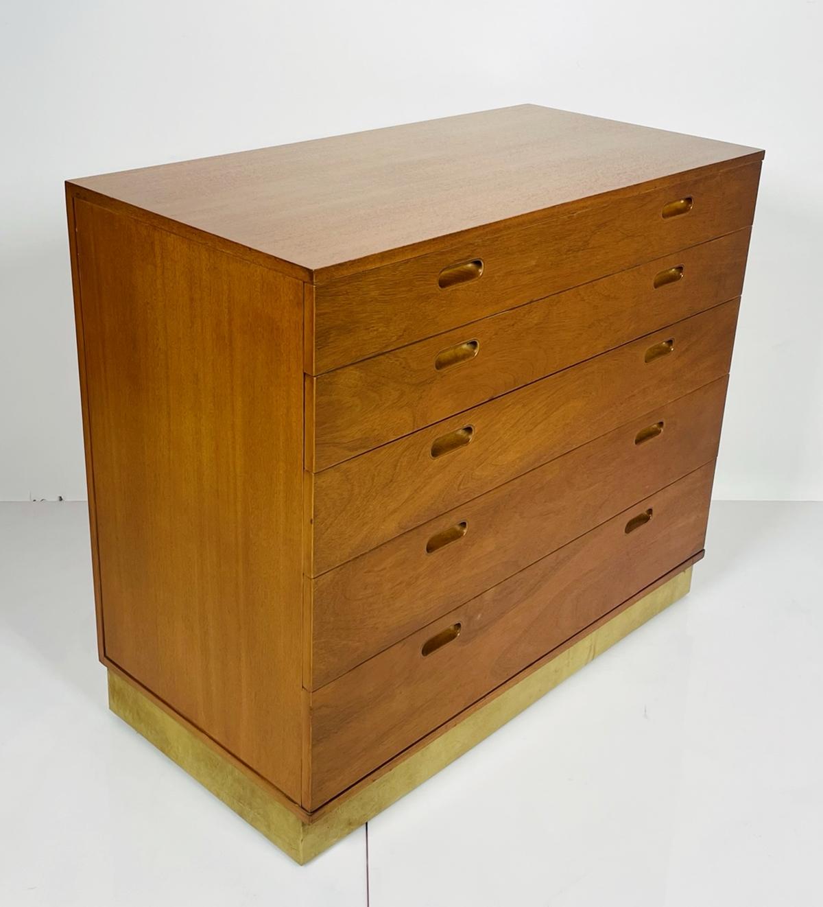 Chest of Drawers by Edward Wormley for Dunbar In Good Condition For Sale In Los Angeles, CA