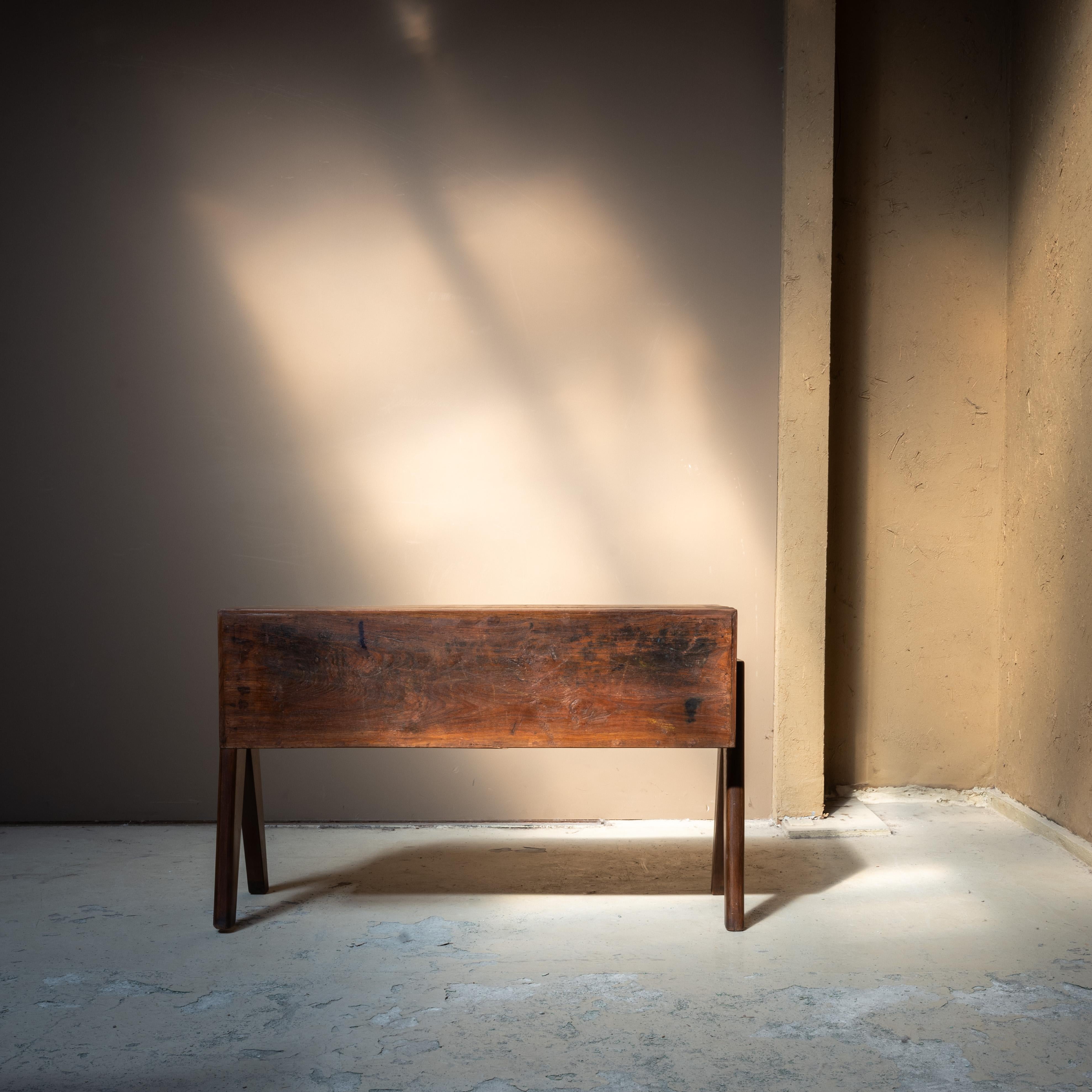 Kommode von Pierre Jeanneret im Zustand „Gut“ im Angebot in Tokyo, Tokyo