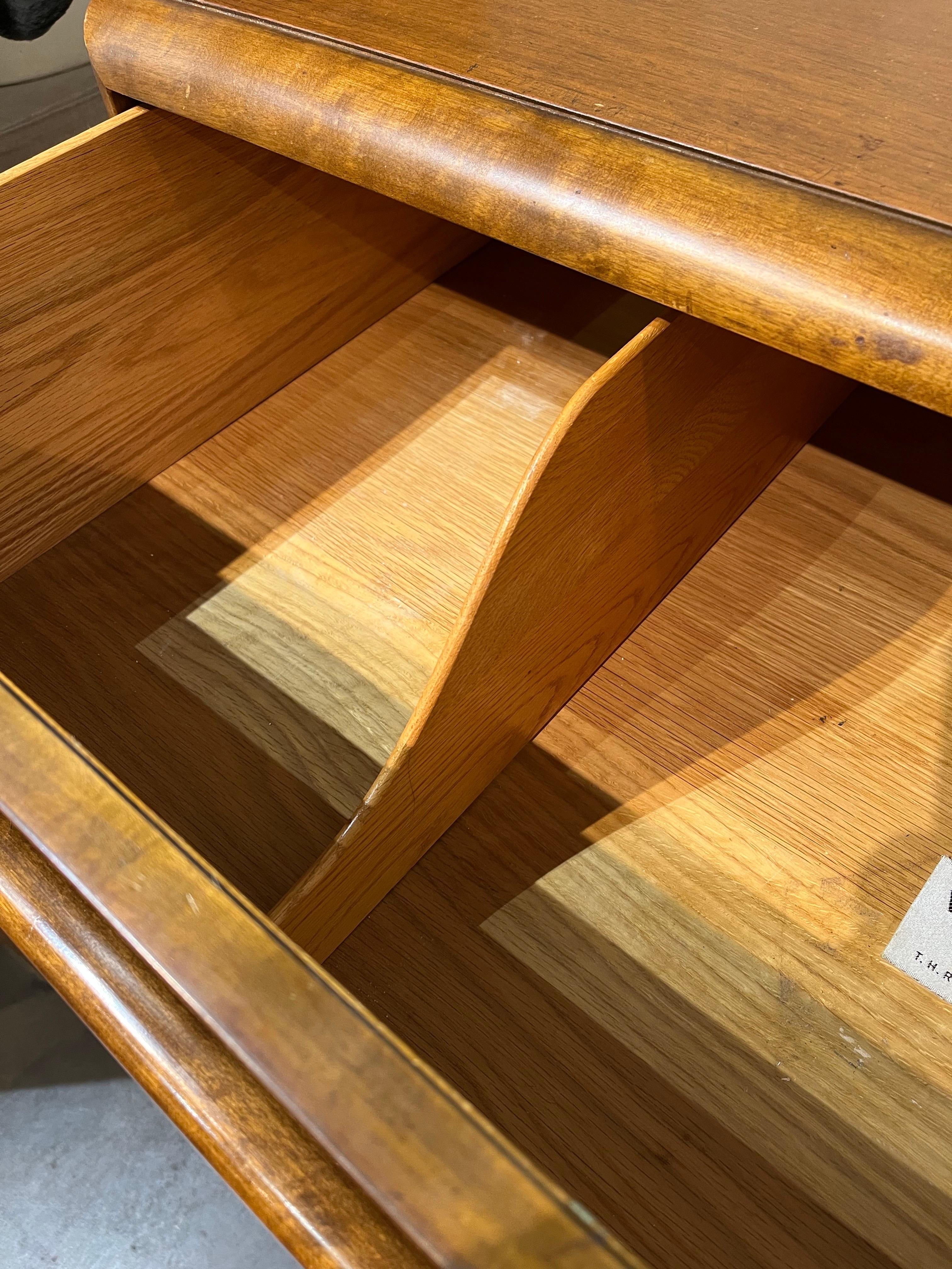 Milieu du XXe siècle Commode par AT&T. Robsjohn-Gibbings en vente