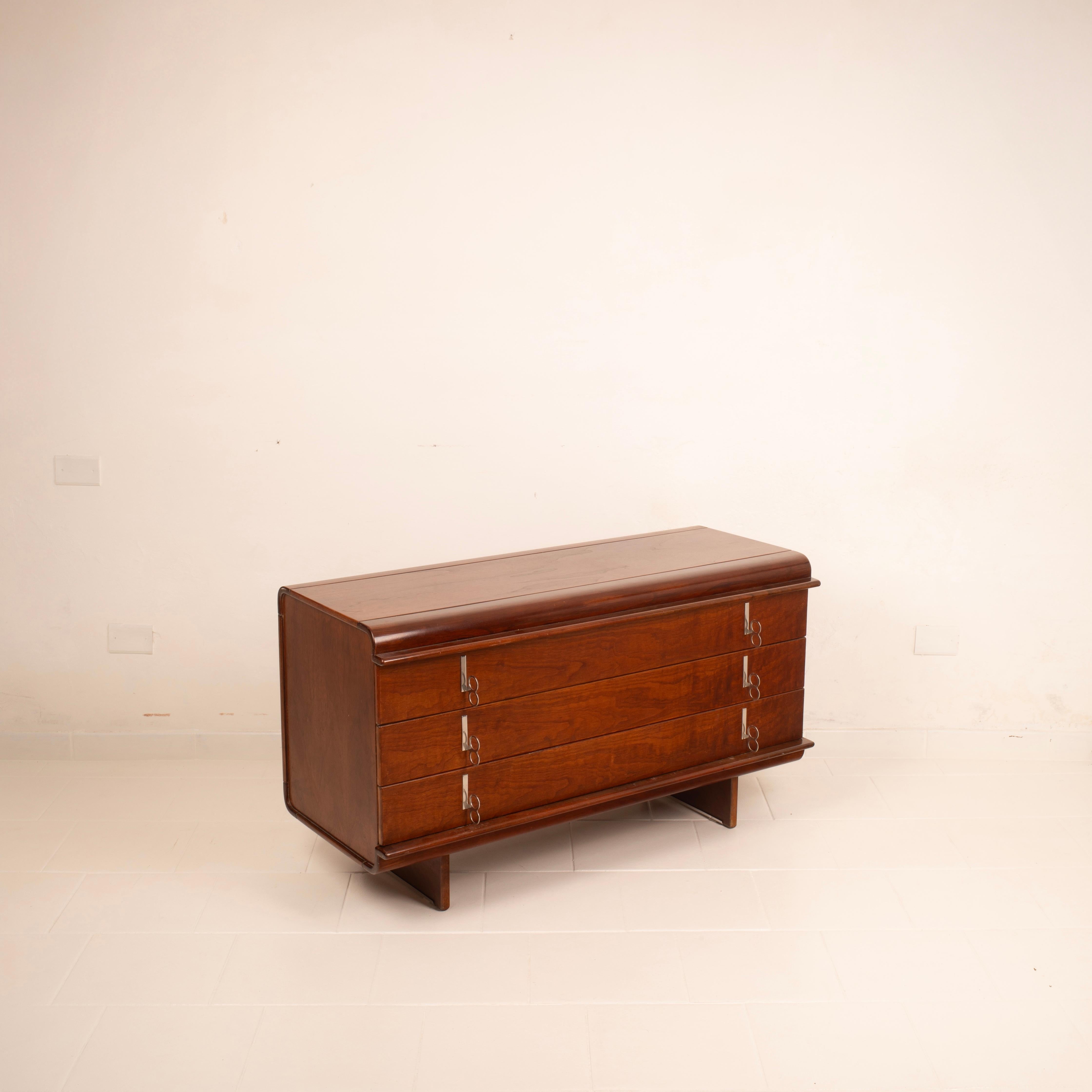 An iconic and rare piece of Italian design, this chest of drawers from the “Pellicano” series is one of the most sophisticated and recognizable creations by visionary designer Vittorio Introini, who masterfully combined functionality,