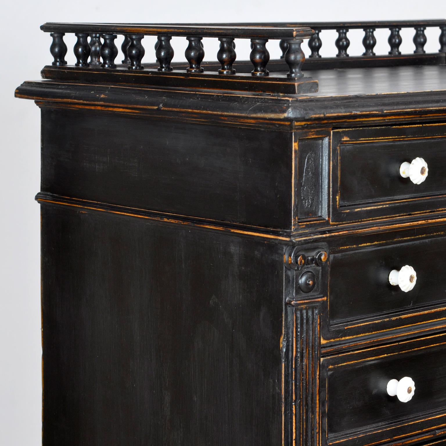 Chest Of Drawers, Circa 1910 For Sale 5