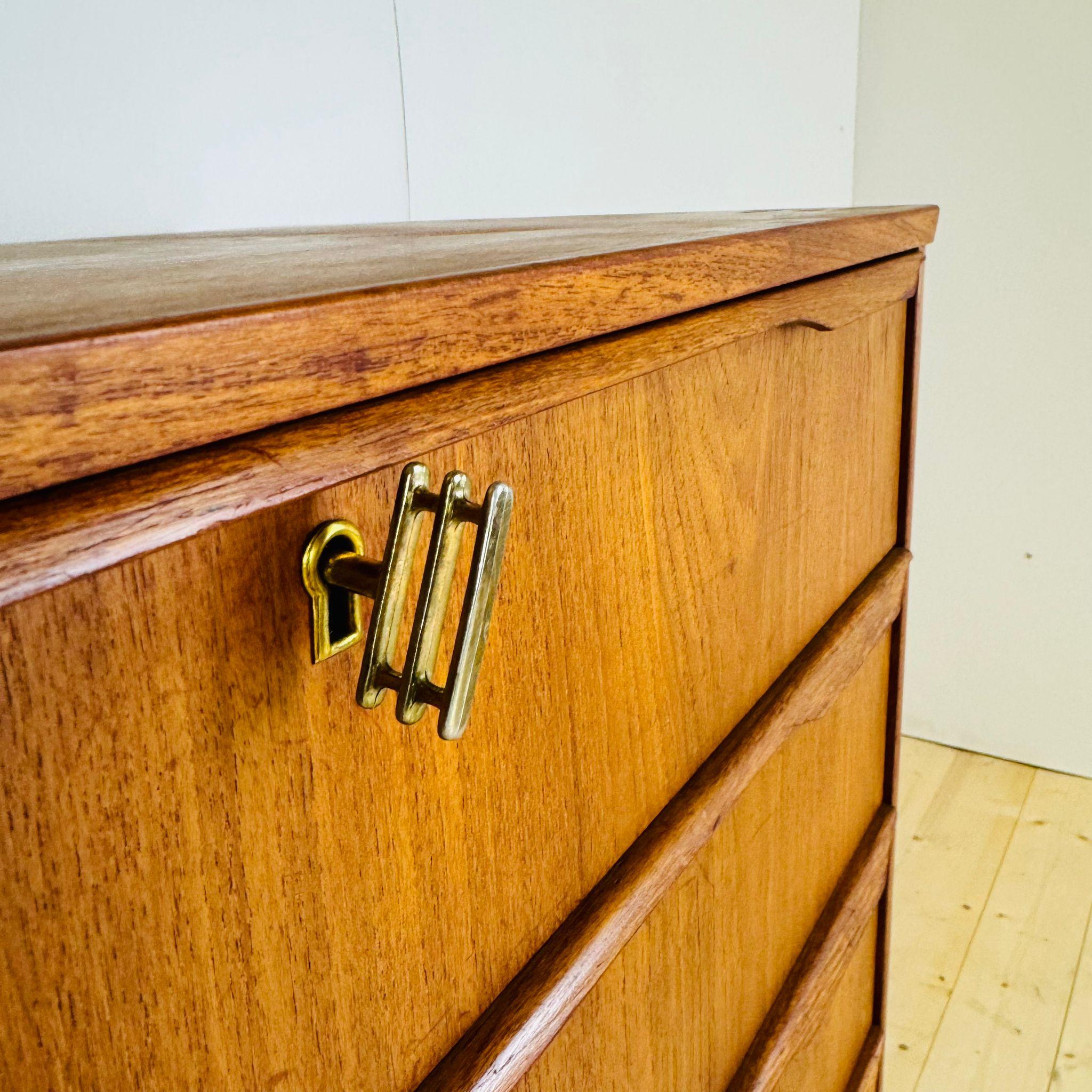 Impiallacciato Chest of drawers, Denmark 1960s in vendita
