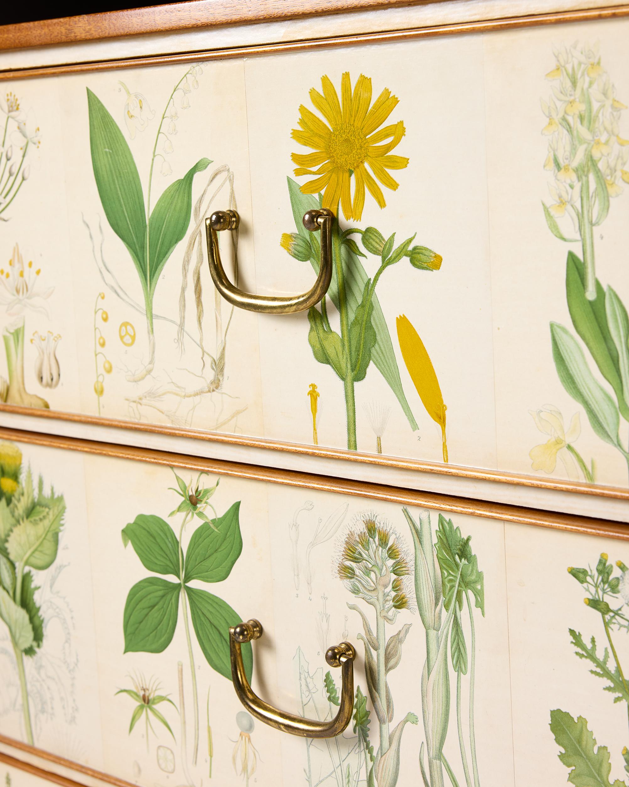 Chest of drawers 'Flora' model 1050 designed by Josef Frank for Svenskt Tenn For Sale 4