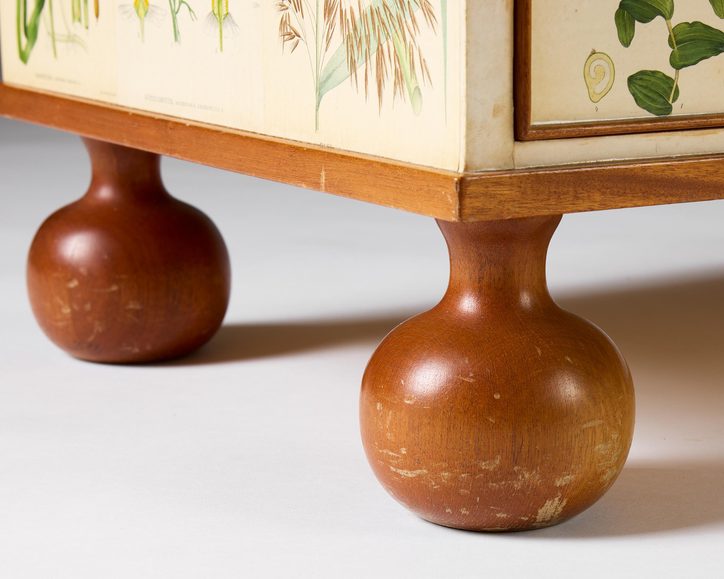 Chest of drawers 'Flora' model 1050 designed by Josef Frank for Svenskt Tenn For Sale 5